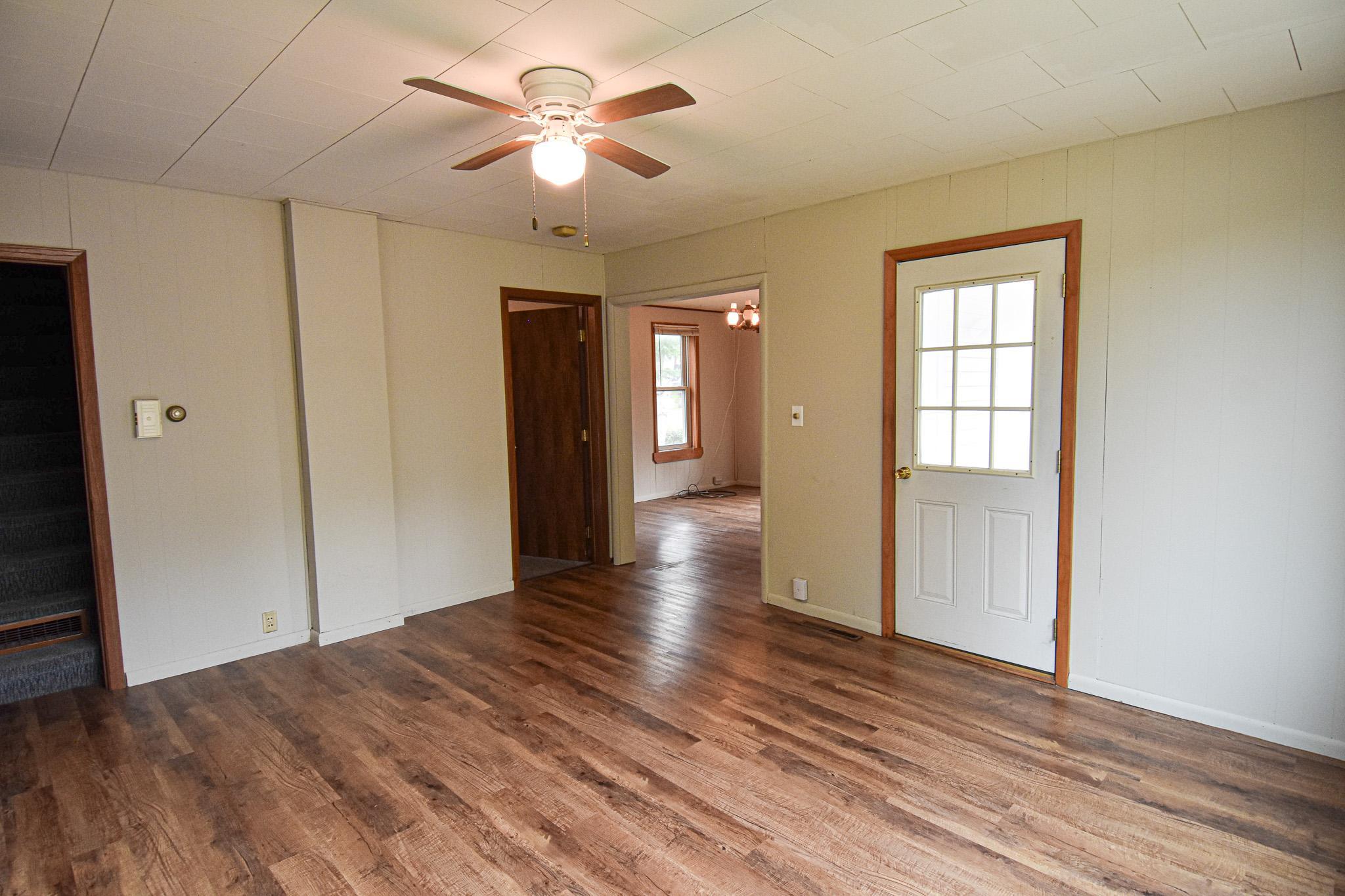 1900 single family home for sale at 621 1st Street E in Thief River Falls, MN — 3 bed, 2 bath (photo 5 of 39)