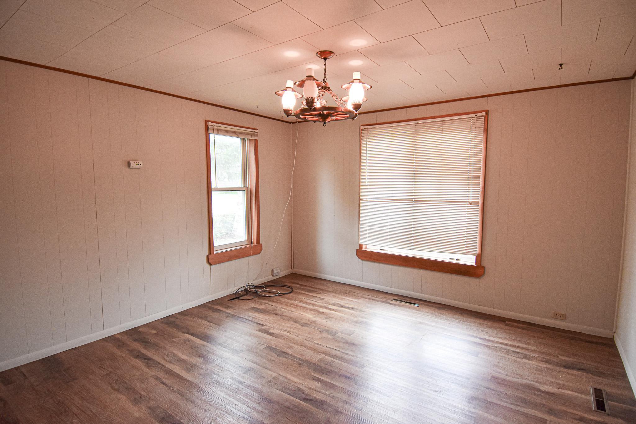 1900 single family home for sale at 621 1st Street E in Thief River Falls, MN — 3 bed, 2 bath (photo 7 of 39)