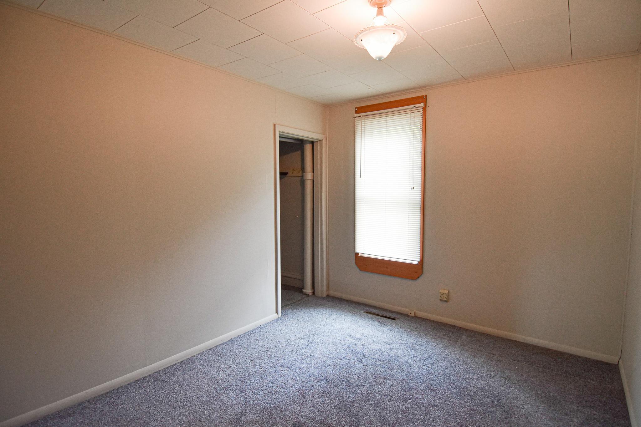 1900 single family home for sale at 621 1st Street E in Thief River Falls, MN — 3 bed, 2 bath (photo 9 of 39)