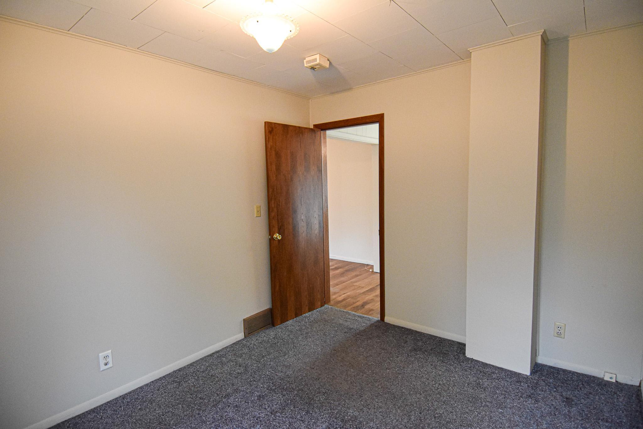 1900 single family home for sale at 621 1st Street E in Thief River Falls, MN — 3 bed, 2 bath (photo 10 of 39)