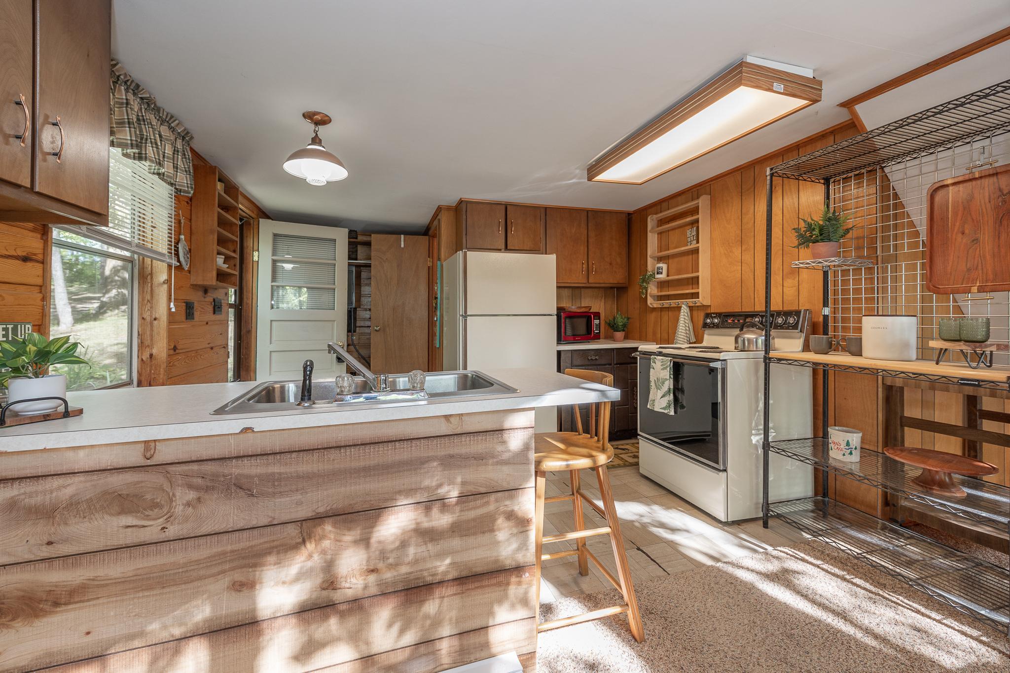 1968 single family home for sale at 425 Hand Lake Lane NW in Pine River, MN — 2 bed, 1 bath (photo 9 of 36)