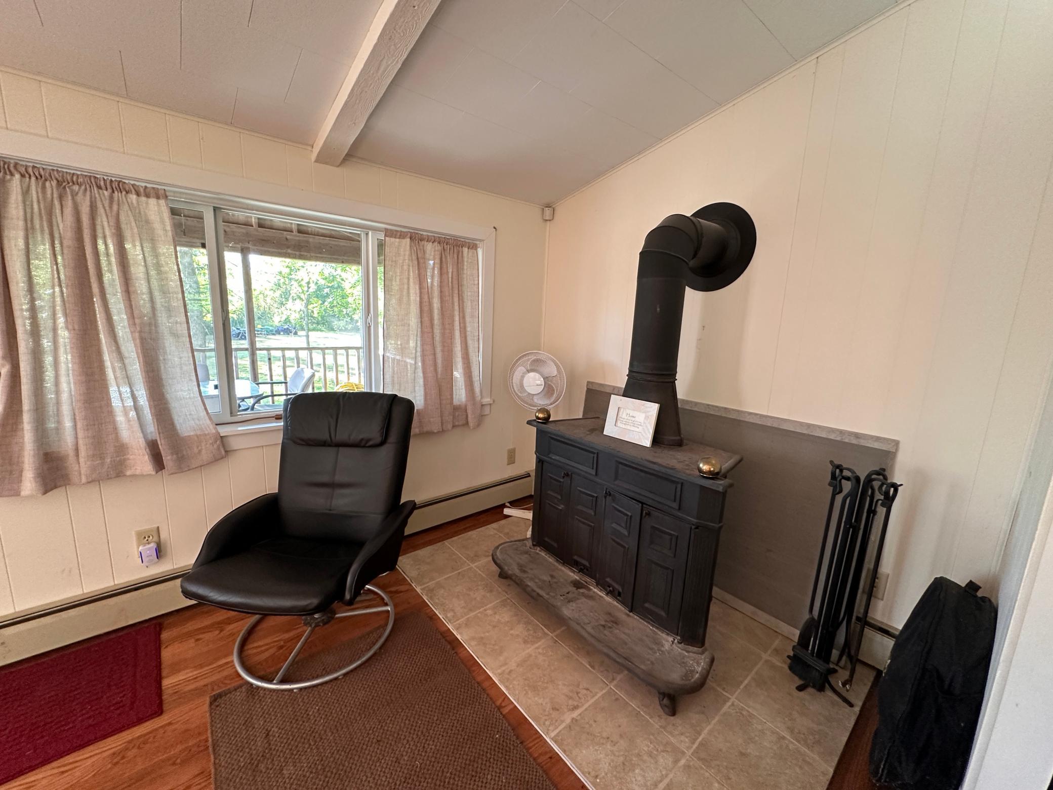 1950 single family home for sale at 40099 Us-71 in Bertha, MN — 4 bed, 2 bath (photo 29 of 55)