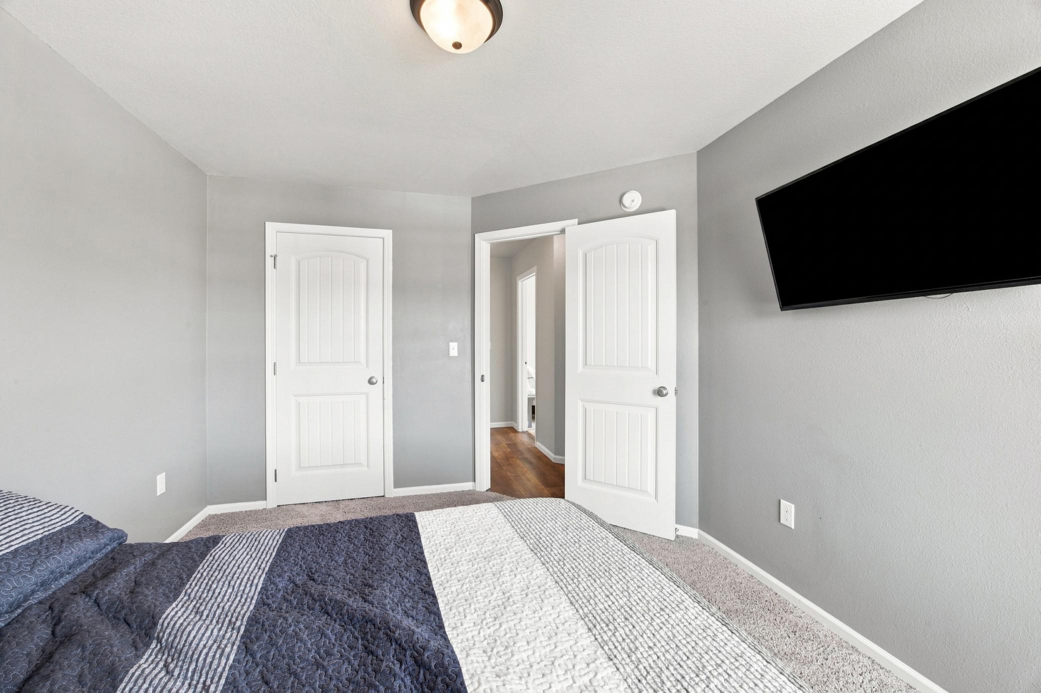 2013 single family home for sale at 3029 2nd Street E in West Fargo, ND — 5 bed, 4 bath (photo 20 of 37)