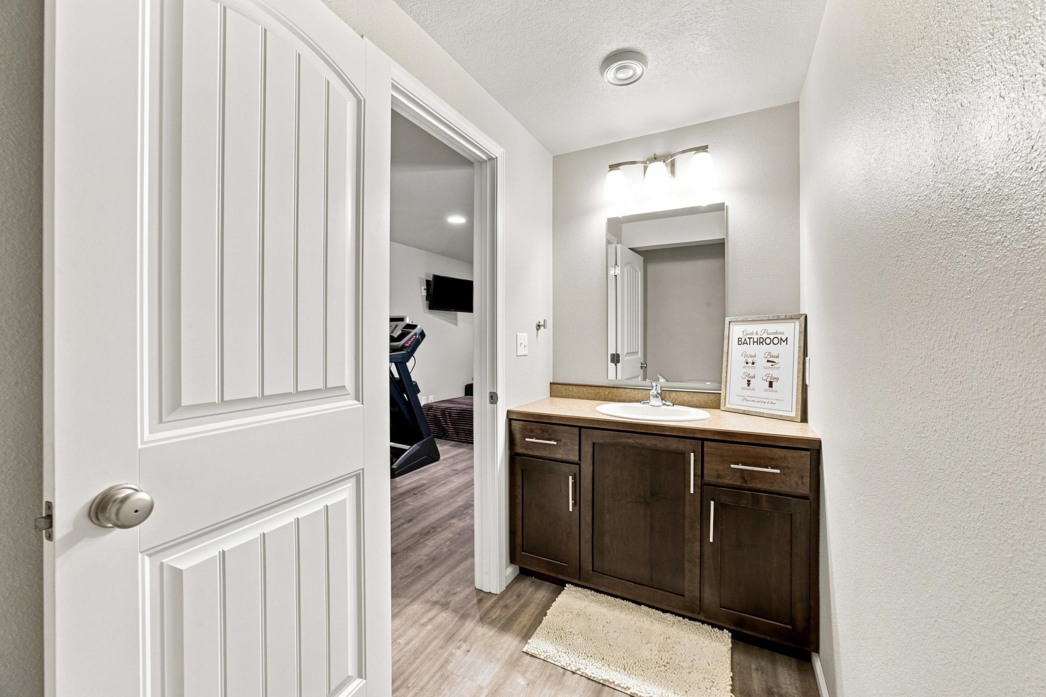 2013 single family home for sale at 3029 2nd Street E in West Fargo, ND — 5 bed, 4 bath (photo 27 of 37)