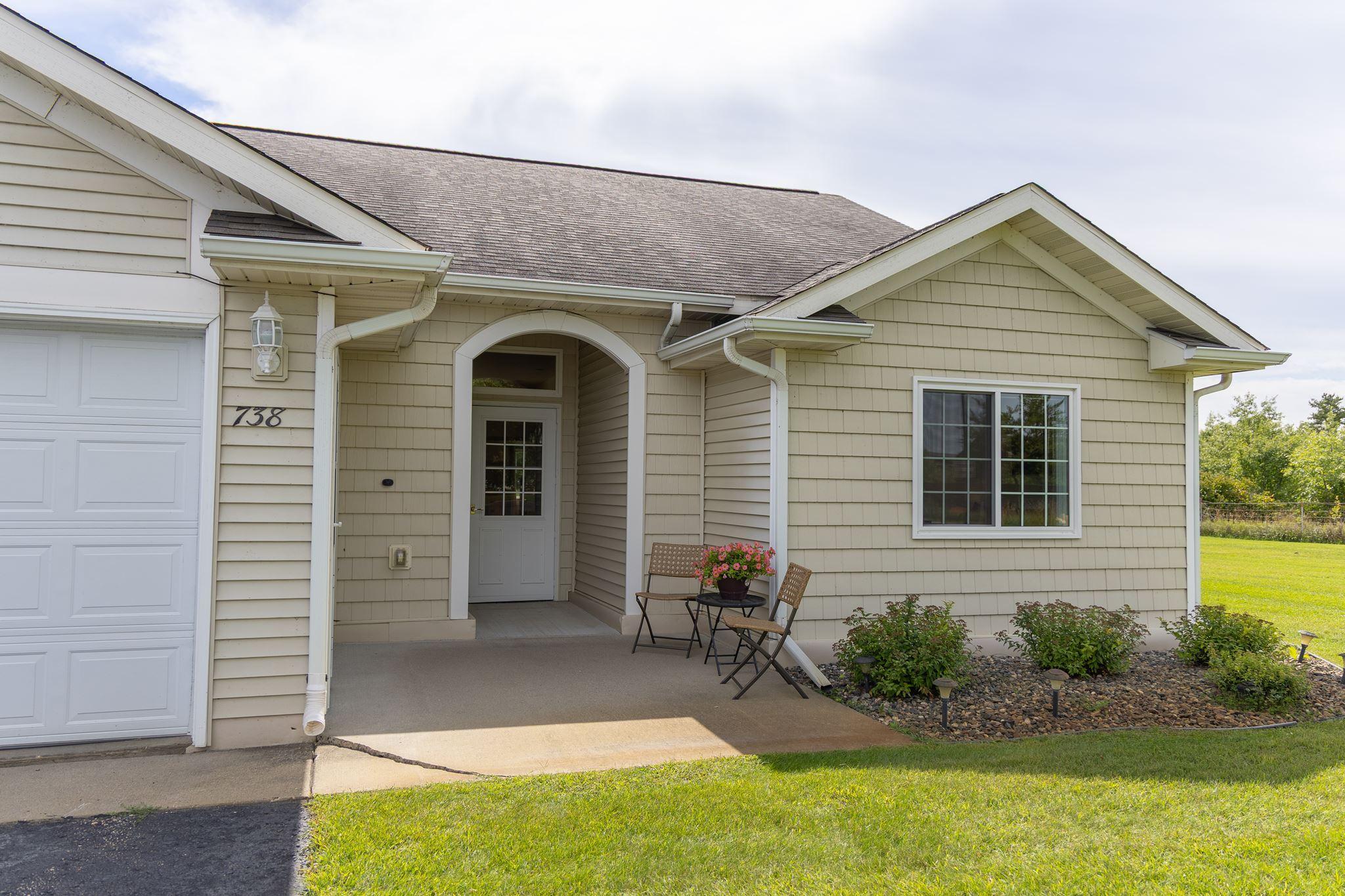 2005 townhouse for sale at 738 35th Street NW in Bemidji, MN — 3 bed, 2 bath