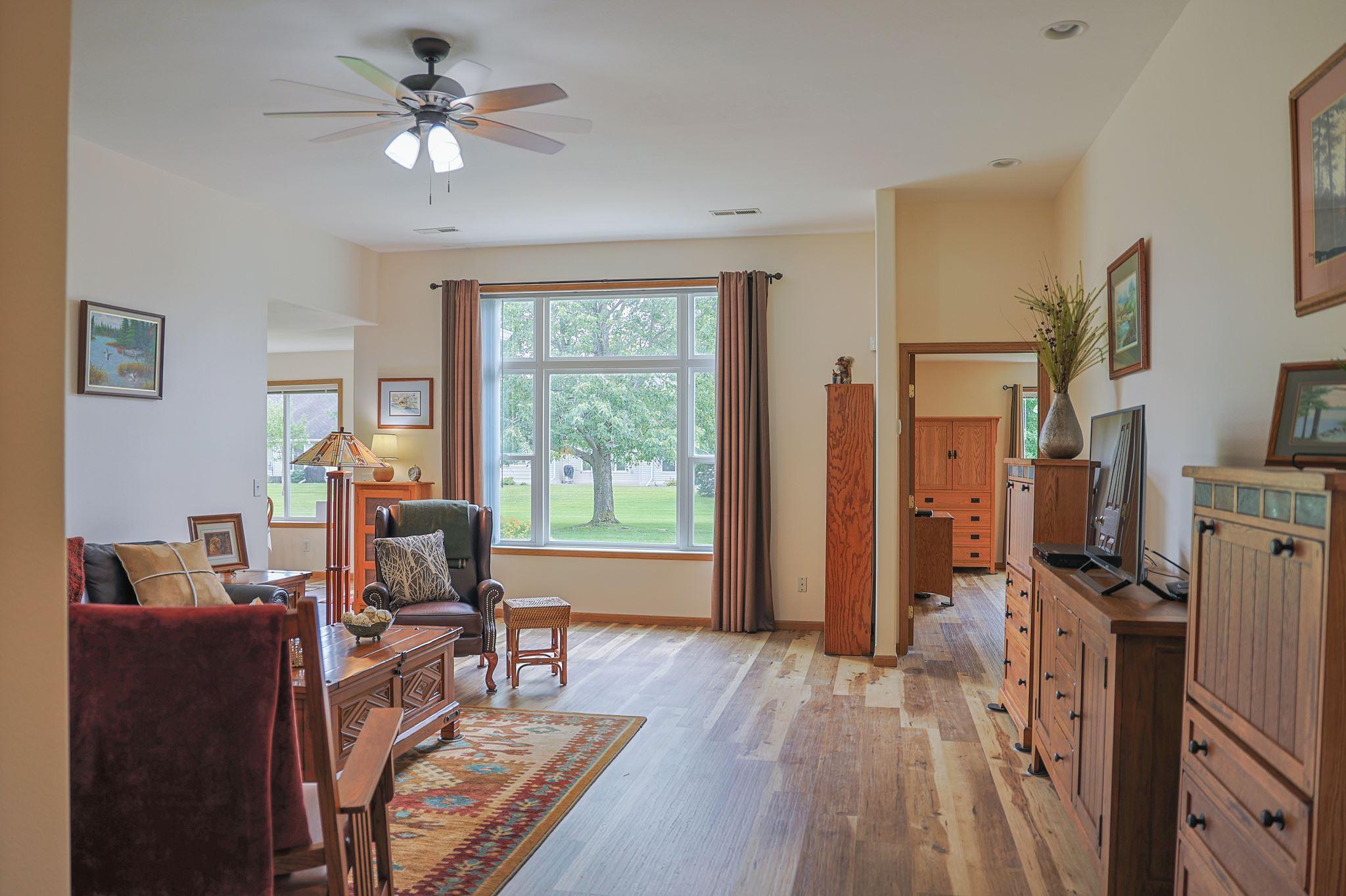 2005 townhouse for sale at 738 35th Street NW in Bemidji, MN — 3 bed, 2 bath (photo 6 of 32)