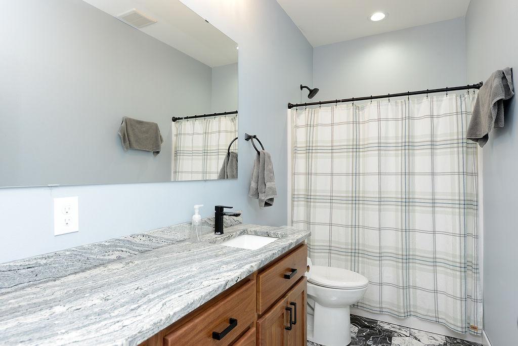 2021 single family home for sale at 6707 54th Avenue S in Fargo, ND — 5 bed, 4 bath (photo 42 of 48)