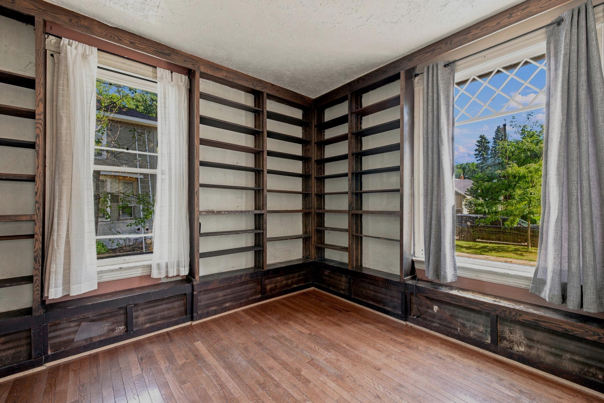 1899 single family home for sale at 1028 7th Street N in Fargo, ND — 4 bed, 3 bath (photo 11 of 59)