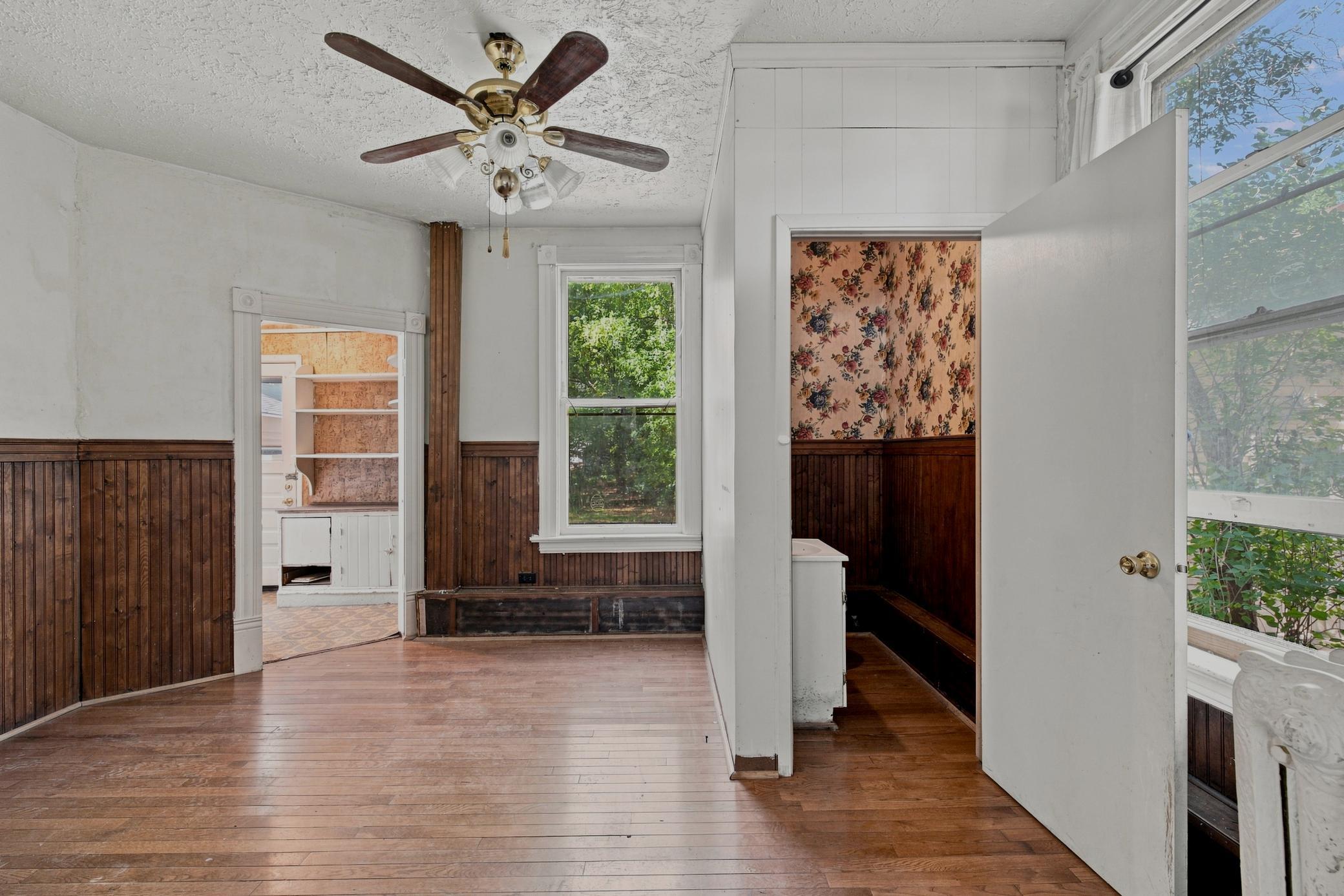 1899 single family home for sale at 1028 7th Street N in Fargo, ND — 4 bed, 3 bath (photo 15 of 59)