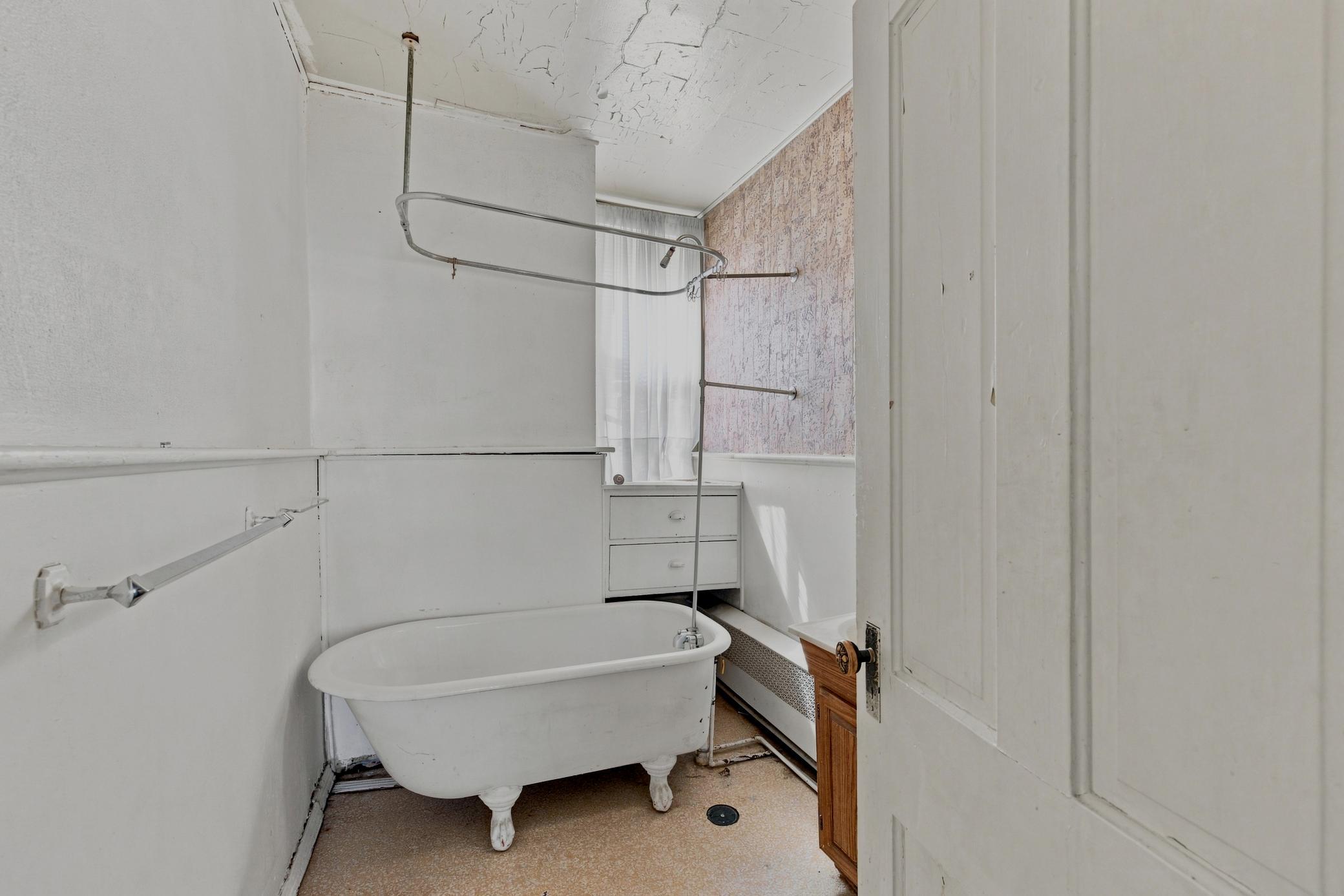 1899 single family home for sale at 1028 7th Street N in Fargo, ND — 4 bed, 3 bath (photo 30 of 59)