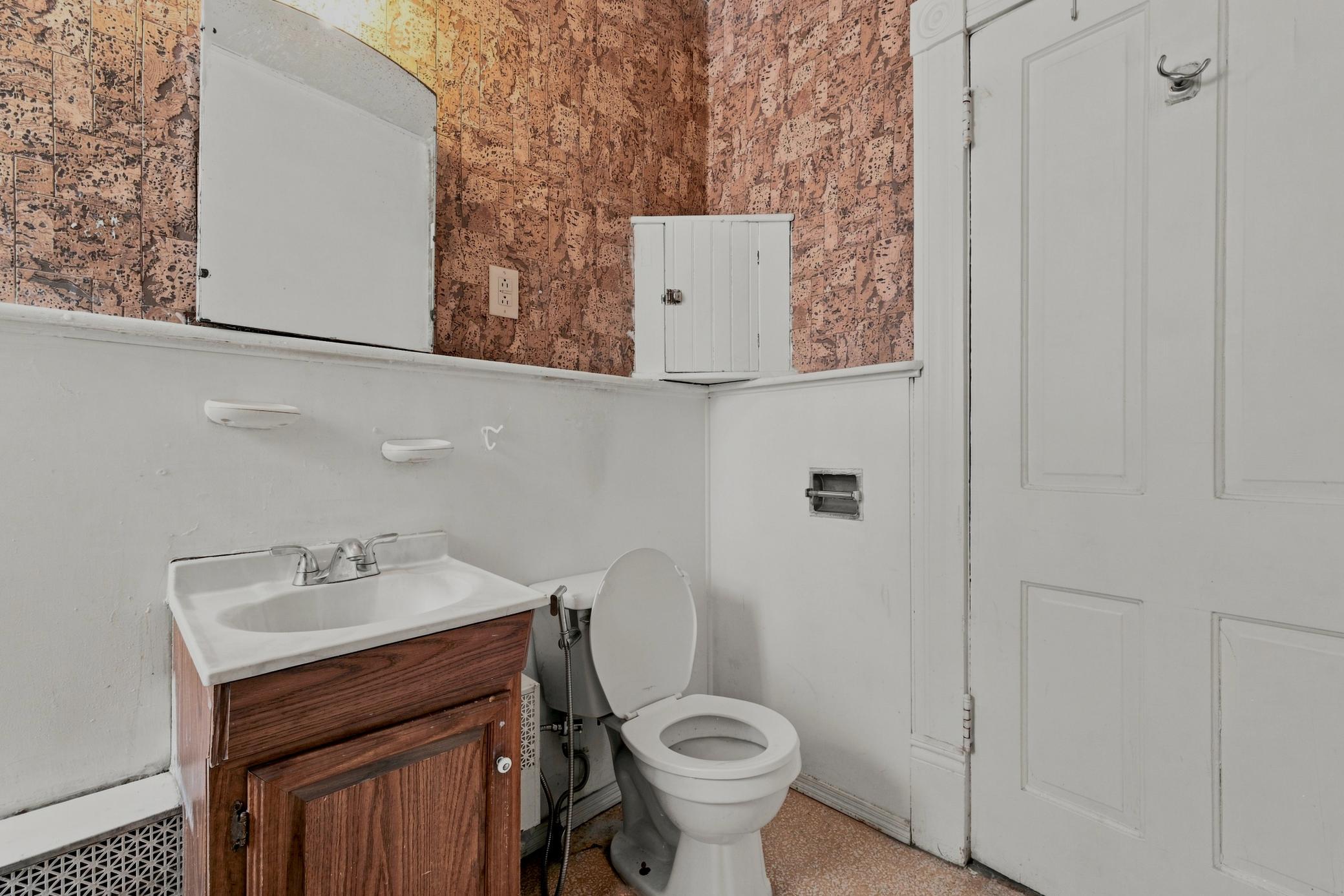 1899 single family home for sale at 1028 7th Street N in Fargo, ND — 4 bed, 3 bath (photo 31 of 59)