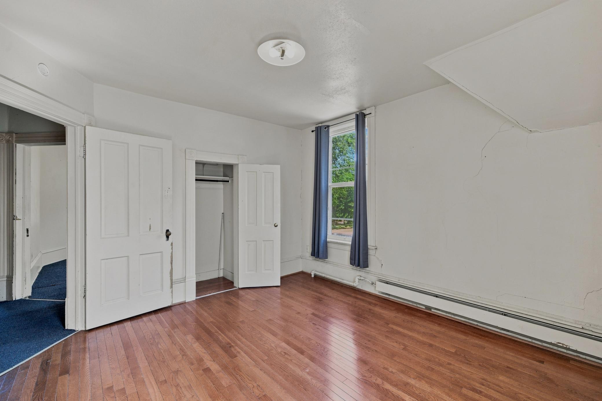 1899 single family home for sale at 1028 7th Street N in Fargo, ND — 4 bed, 3 bath (photo 33 of 59)