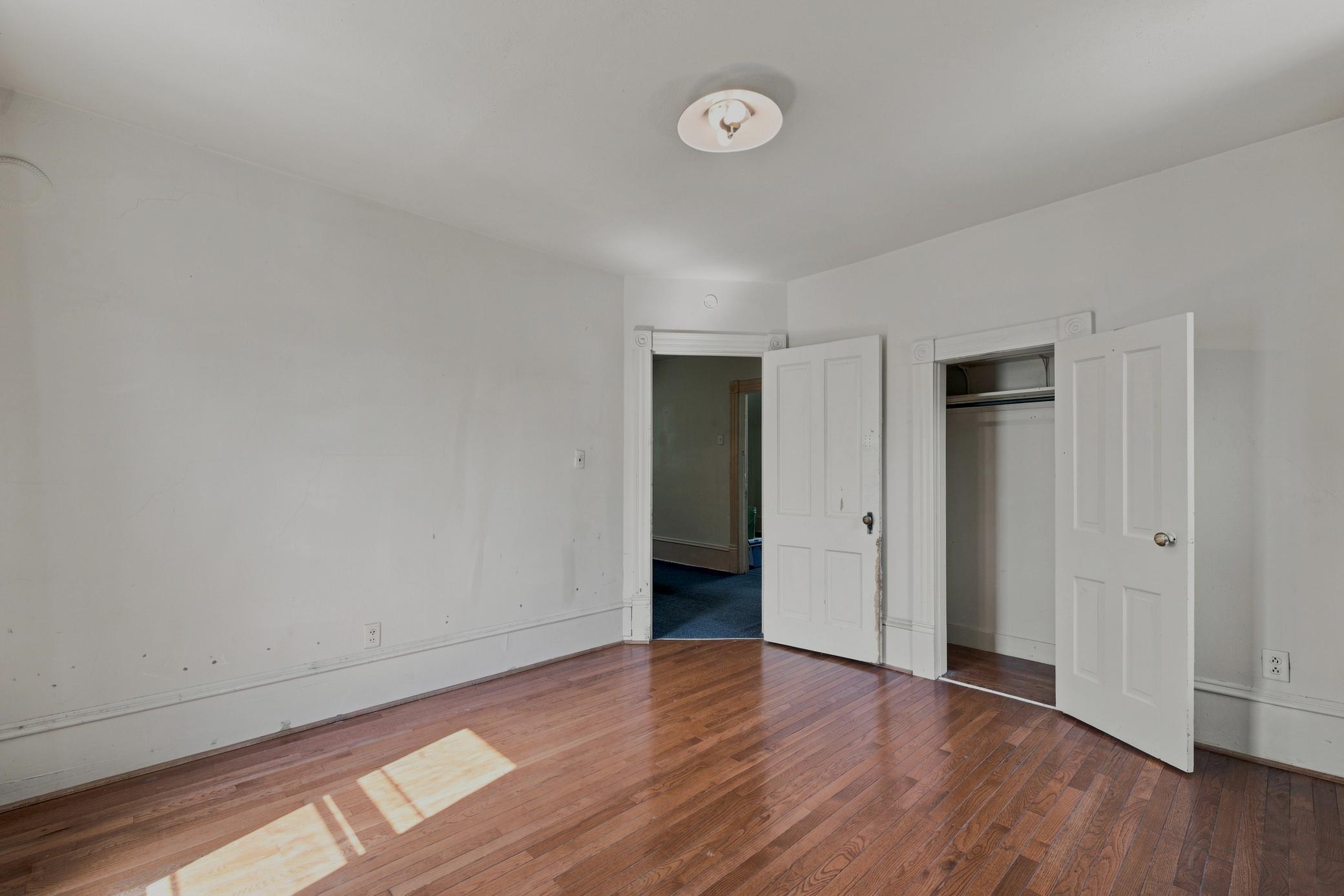 1899 single family home for sale at 1028 7th Street N in Fargo, ND — 4 bed, 3 bath (photo 34 of 59)
