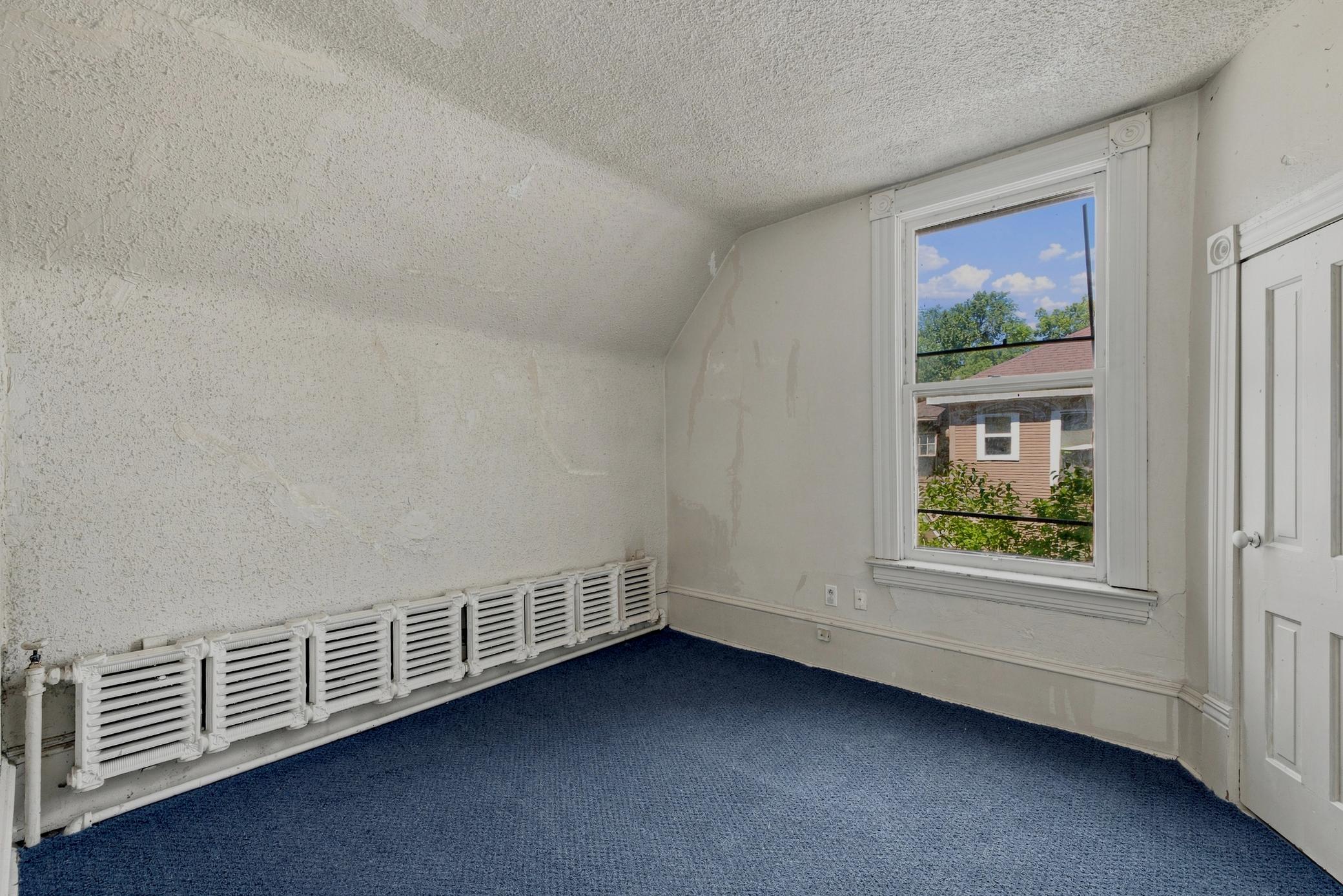 1899 single family home for sale at 1028 7th Street N in Fargo, ND — 4 bed, 3 bath (photo 39 of 59)