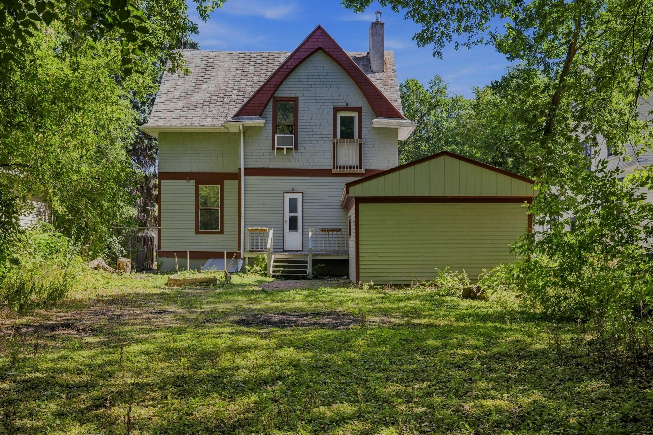 1899 single family home for sale at 1028 7th Street N in Fargo, ND — 4 bed, 3 bath (photo 53 of 59)