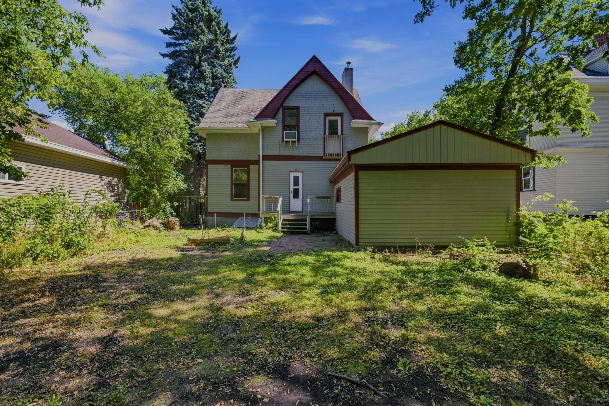 1899 single family home for sale at 1028 7th Street N in Fargo, ND — 4 bed, 3 bath (photo 54 of 59)