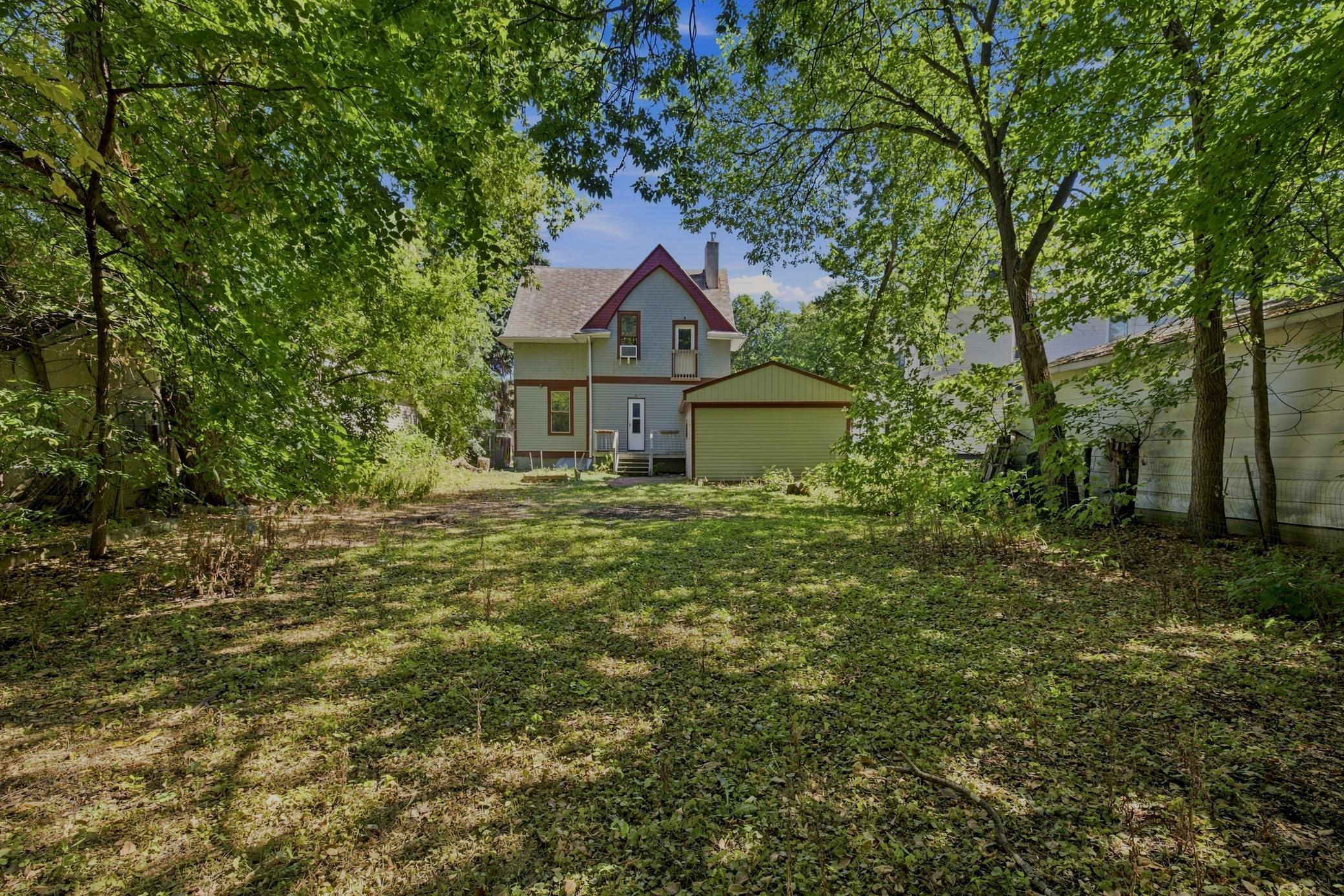 1899 single family home for sale at 1028 7th Street N in Fargo, ND — 4 bed, 3 bath (photo 55 of 59)