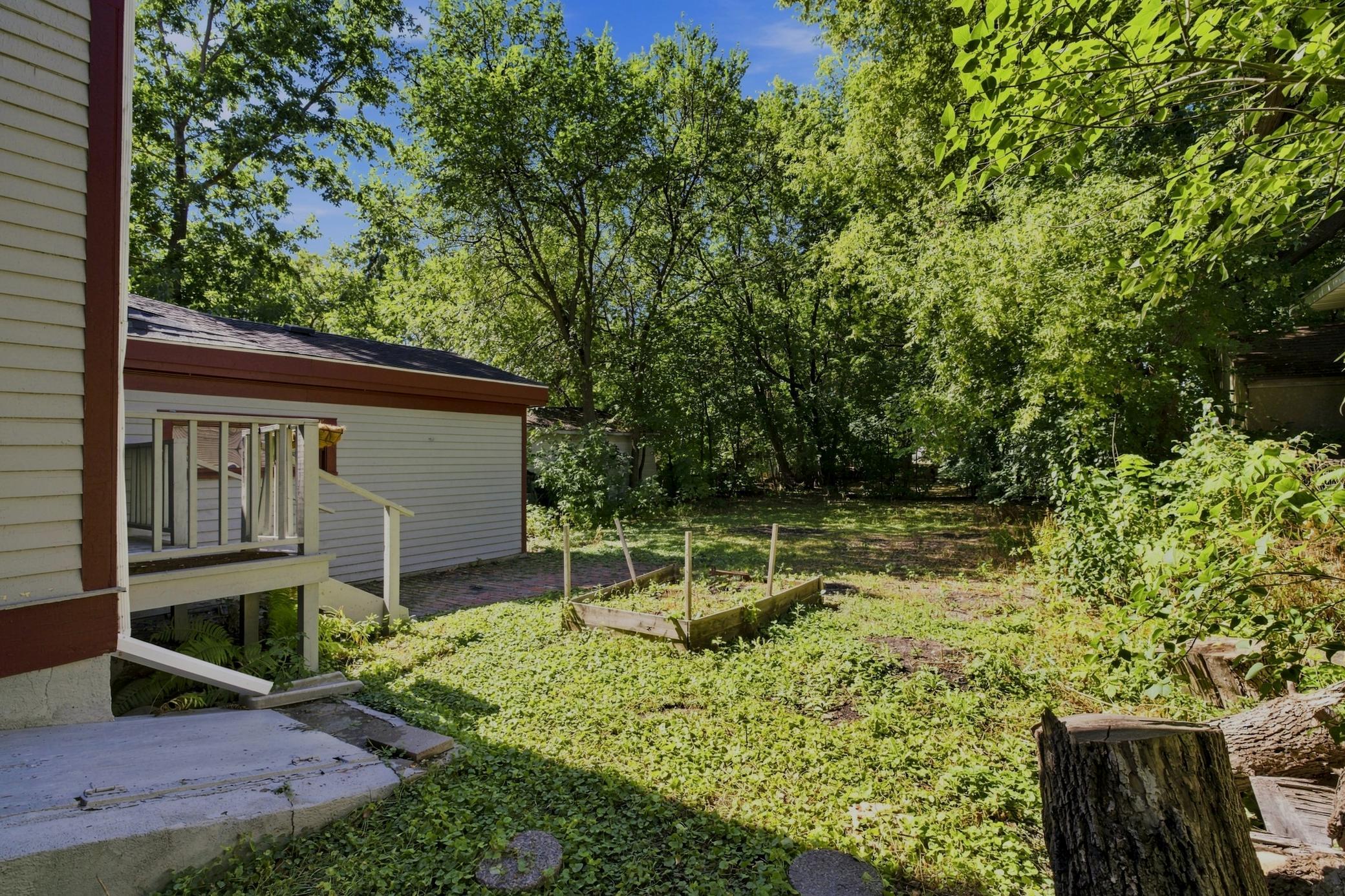 1899 single family home for sale at 1028 7th Street N in Fargo, ND — 4 bed, 3 bath (photo 56 of 59)