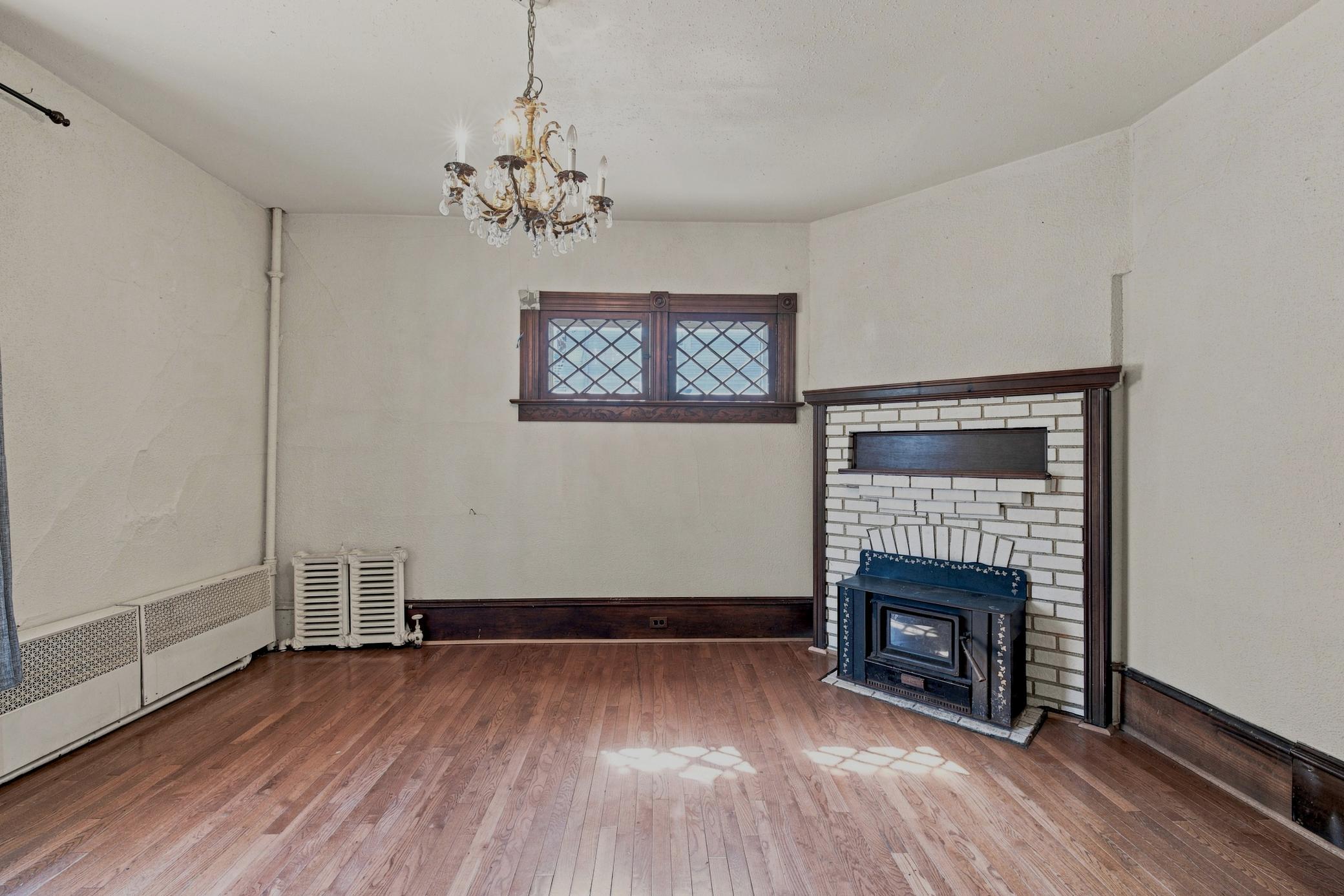 1899 single family home for sale at 1028 7th Street N in Fargo, ND — 4 bed, 3 bath (photo 9 of 59)
