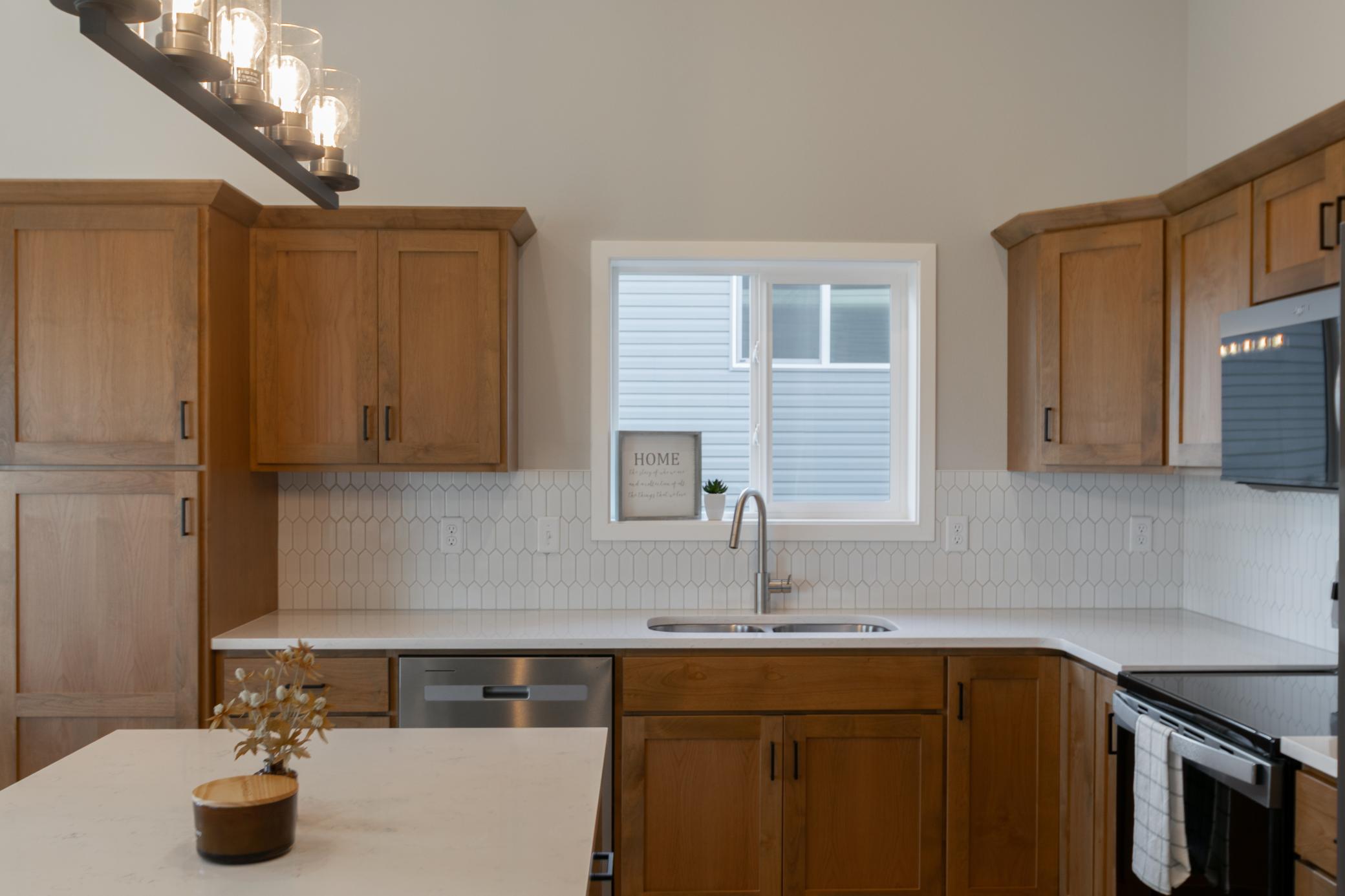 2025 single family home for sale at 6208 86th Avenue S in Horace, ND — 3 bed, 2 bath (photo 11 of 38)