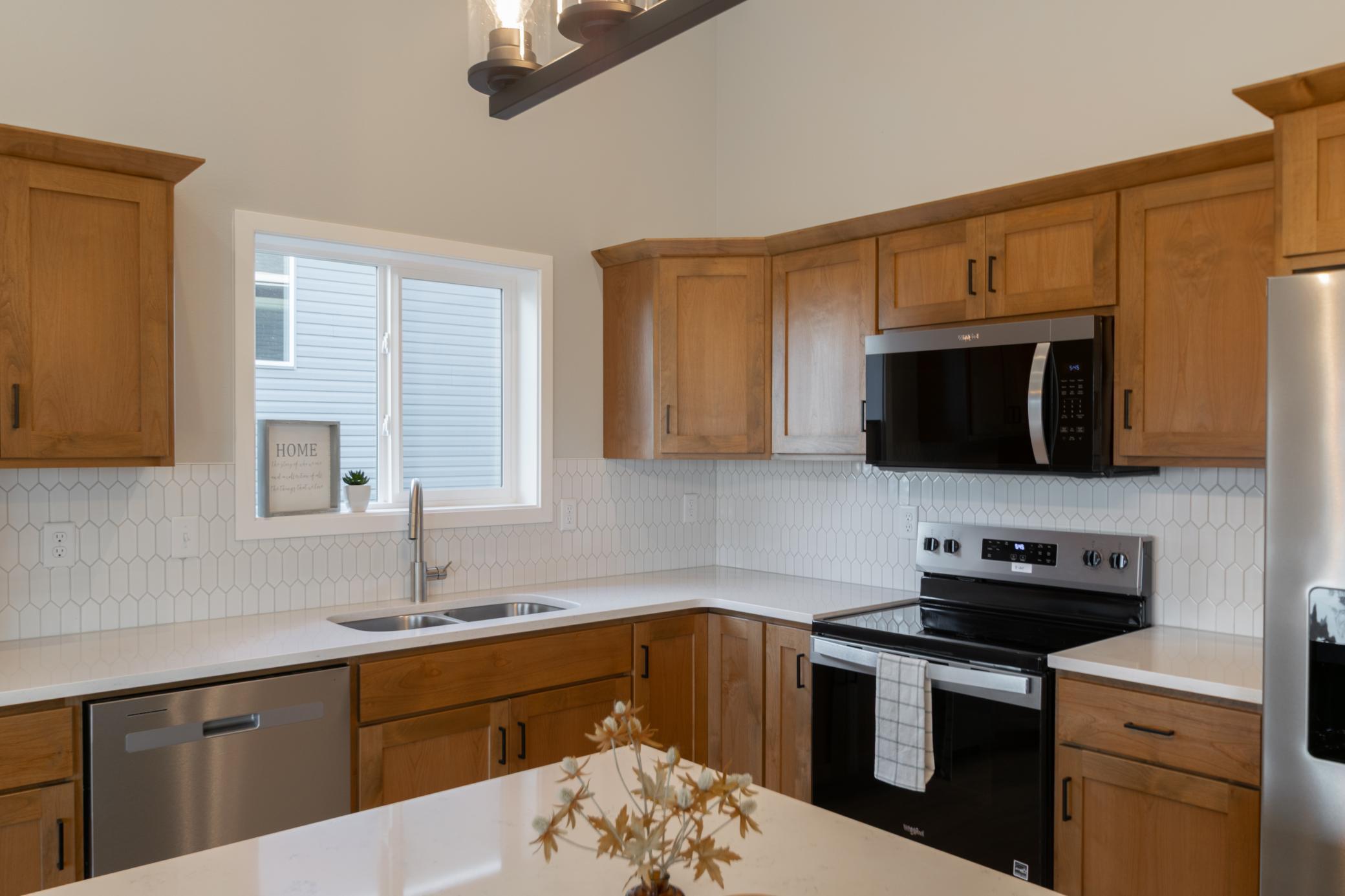 2025 single family home for sale at 6208 86th Avenue S in Horace, ND — 3 bed, 2 bath (photo 12 of 38)