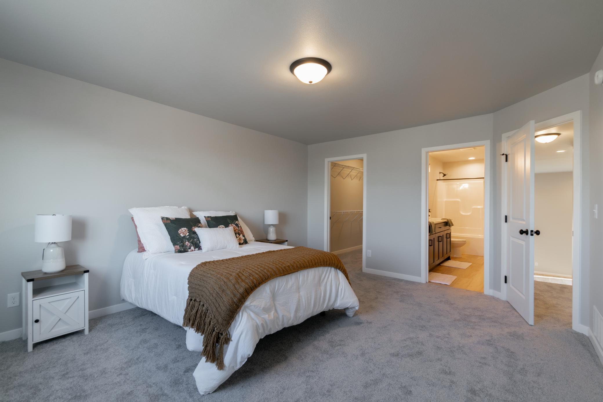 2025 single family home for sale at 6208 86th Avenue S in Horace, ND — 3 bed, 2 bath (photo 22 of 38)