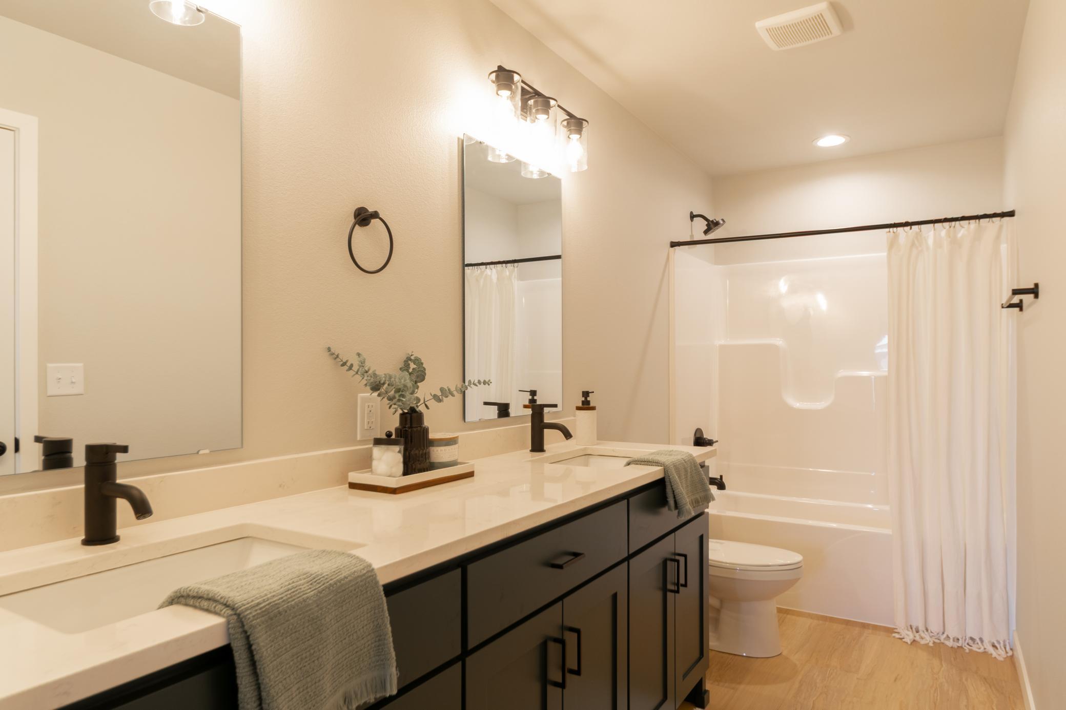 2025 single family home for sale at 6208 86th Avenue S in Horace, ND — 3 bed, 2 bath (photo 26 of 38)