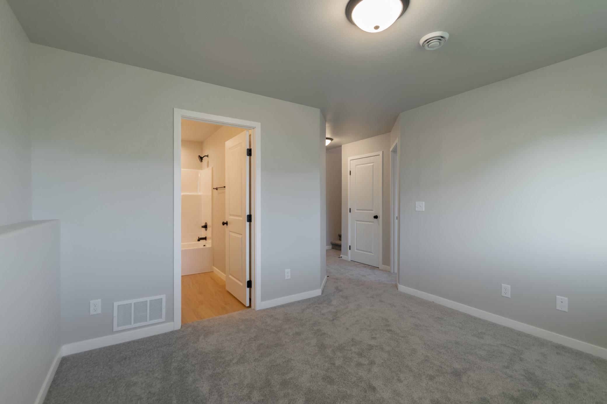 2025 single family home for sale at 6208 86th Avenue S in Horace, ND — 3 bed, 2 bath (photo 32 of 38)