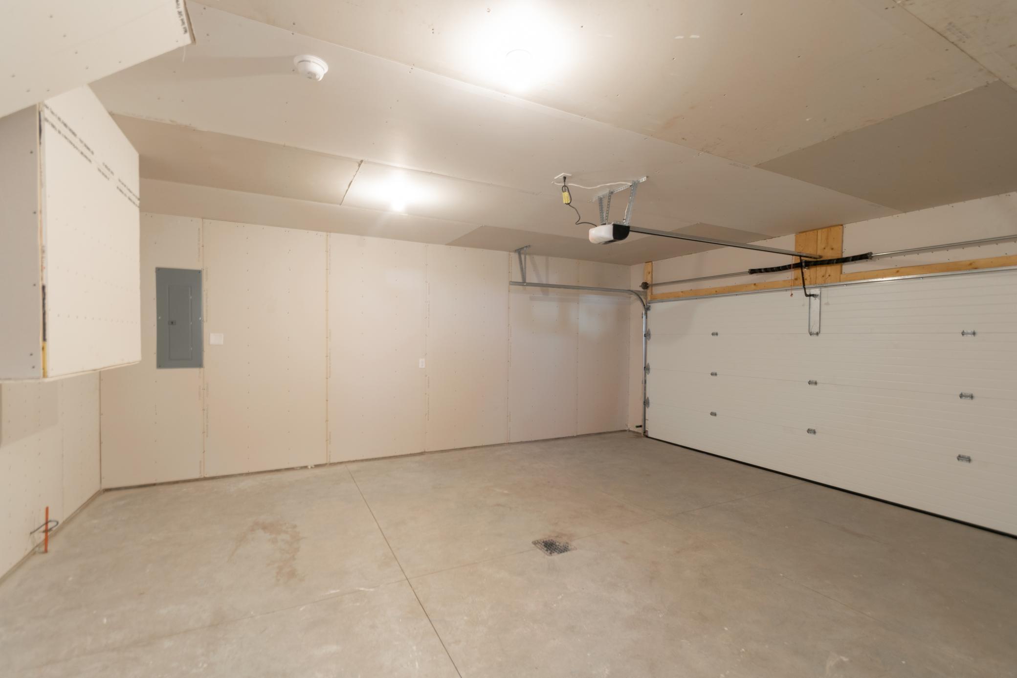 2025 single family home for sale at 6208 86th Avenue S in Horace, ND — 3 bed, 2 bath (photo 38 of 38)