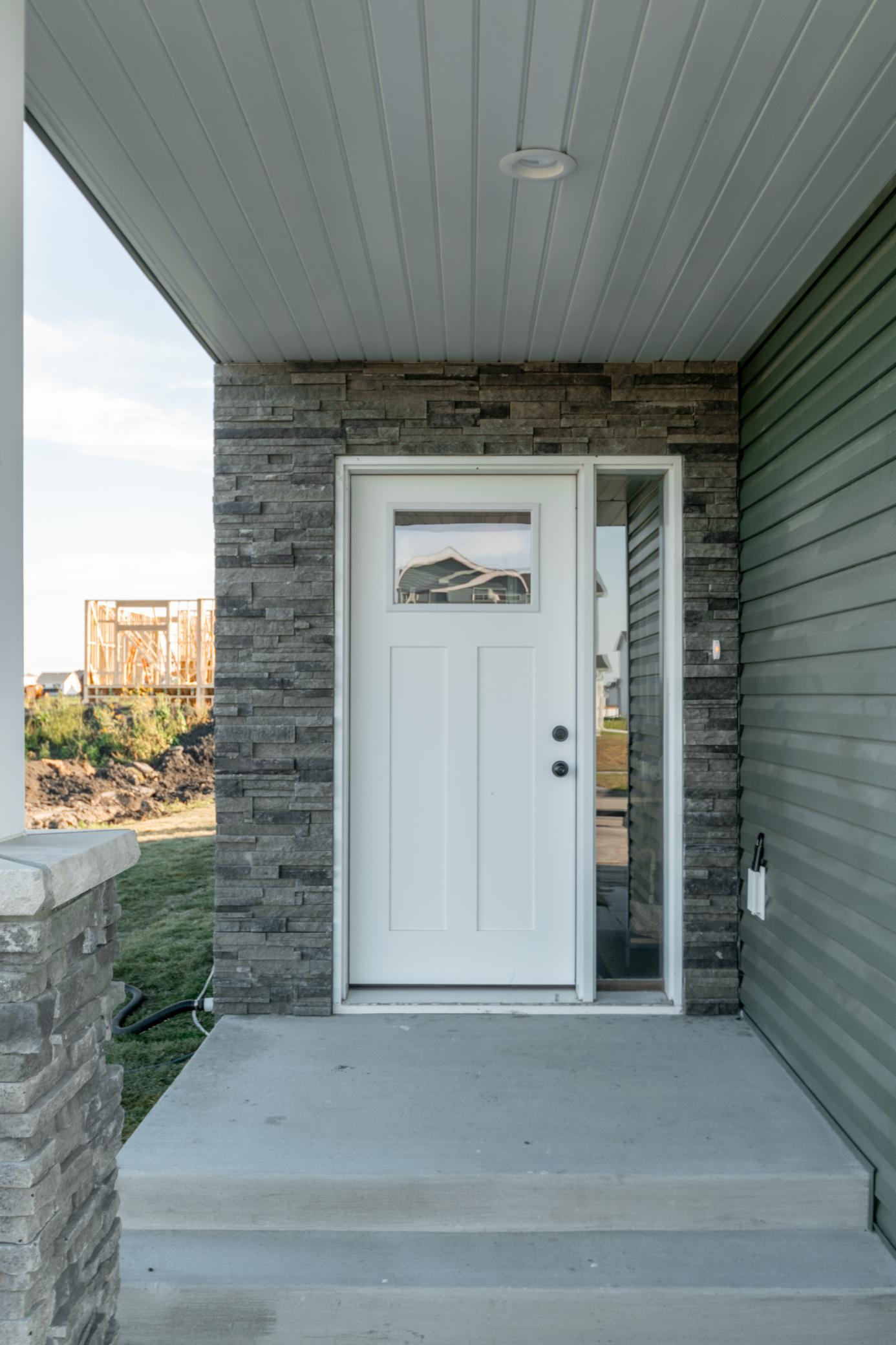 2025 single family home for sale at 6208 86th Avenue S in Horace, ND — 3 bed, 2 bath (photo 5 of 38)