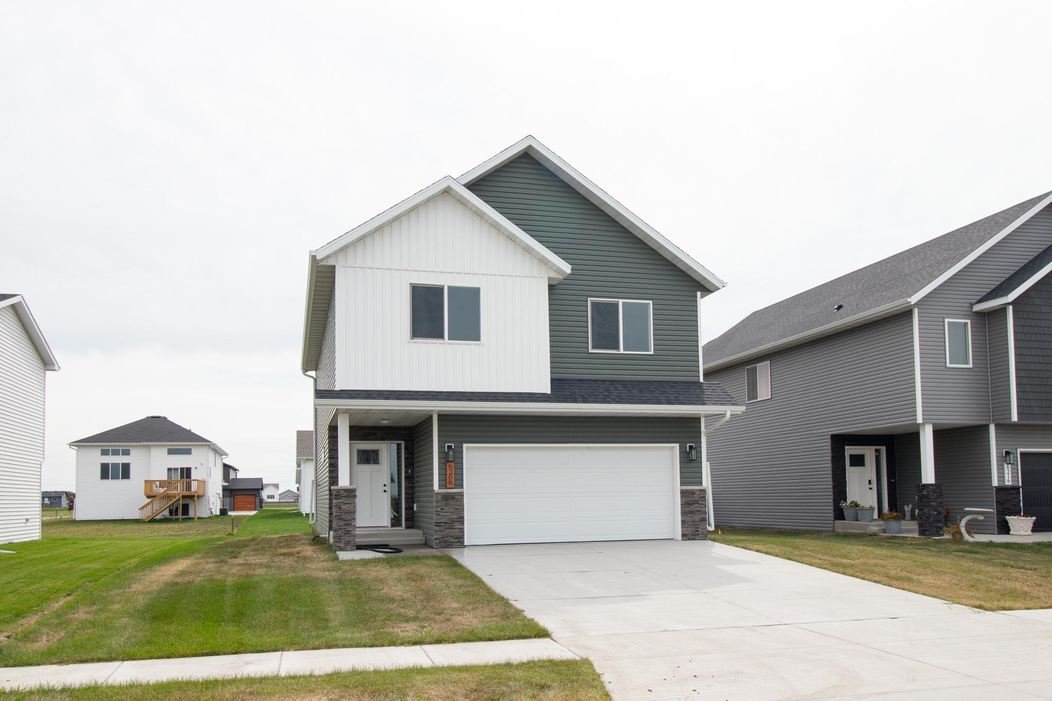 2025 single family home for sale at 6208 86th Avenue S in Horace, ND — 3 bed, 2 bath
