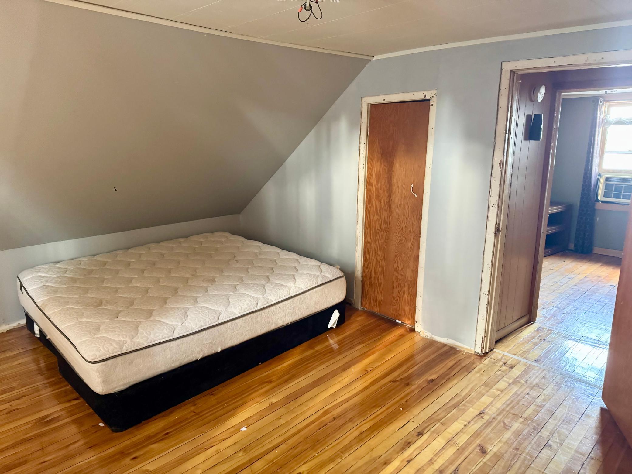 1989 single family home for sale at 102 5th Avenue SE in Baudette, MN — 3 bed, 2 bath (photo 17 of 19)