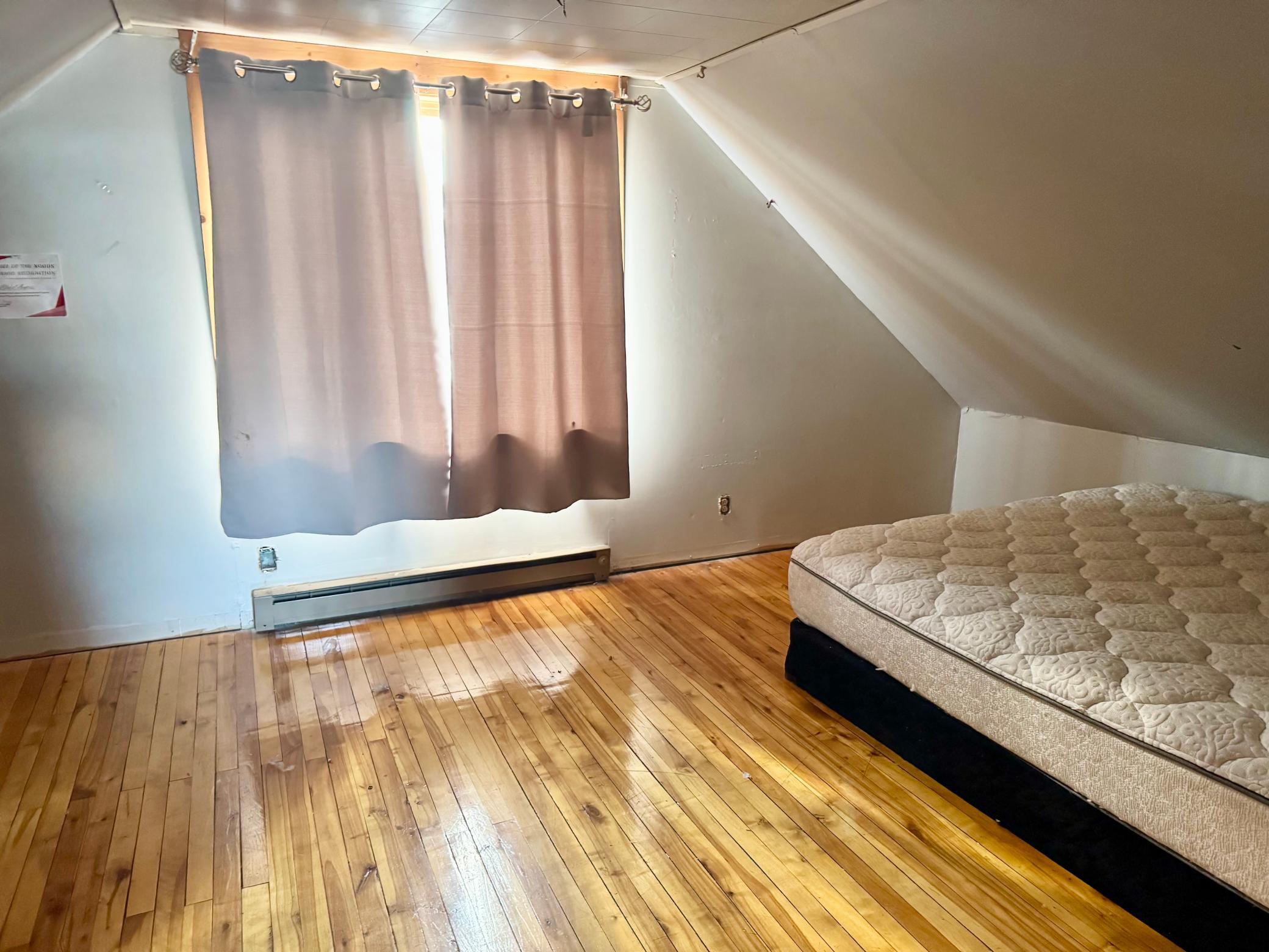 1989 single family home for sale at 102 5th Avenue SE in Baudette, MN — 3 bed, 2 bath (photo 18 of 19)
