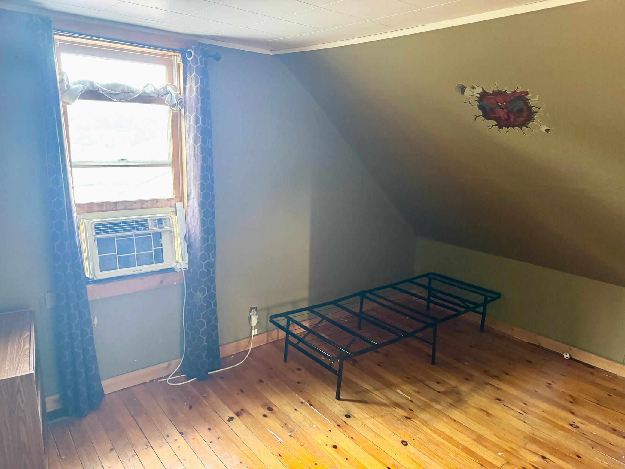 1989 single family home for sale at 102 5th Avenue SE in Baudette, MN — 3 bed, 2 bath (photo 19 of 19)