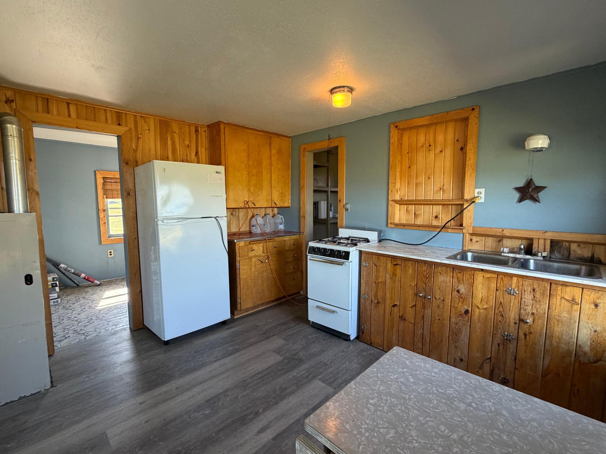 1965 single family home for sale at 27887 238th Street in Fergus Falls, MN — 2 bed, 1 bath (photo 5 of 32)
