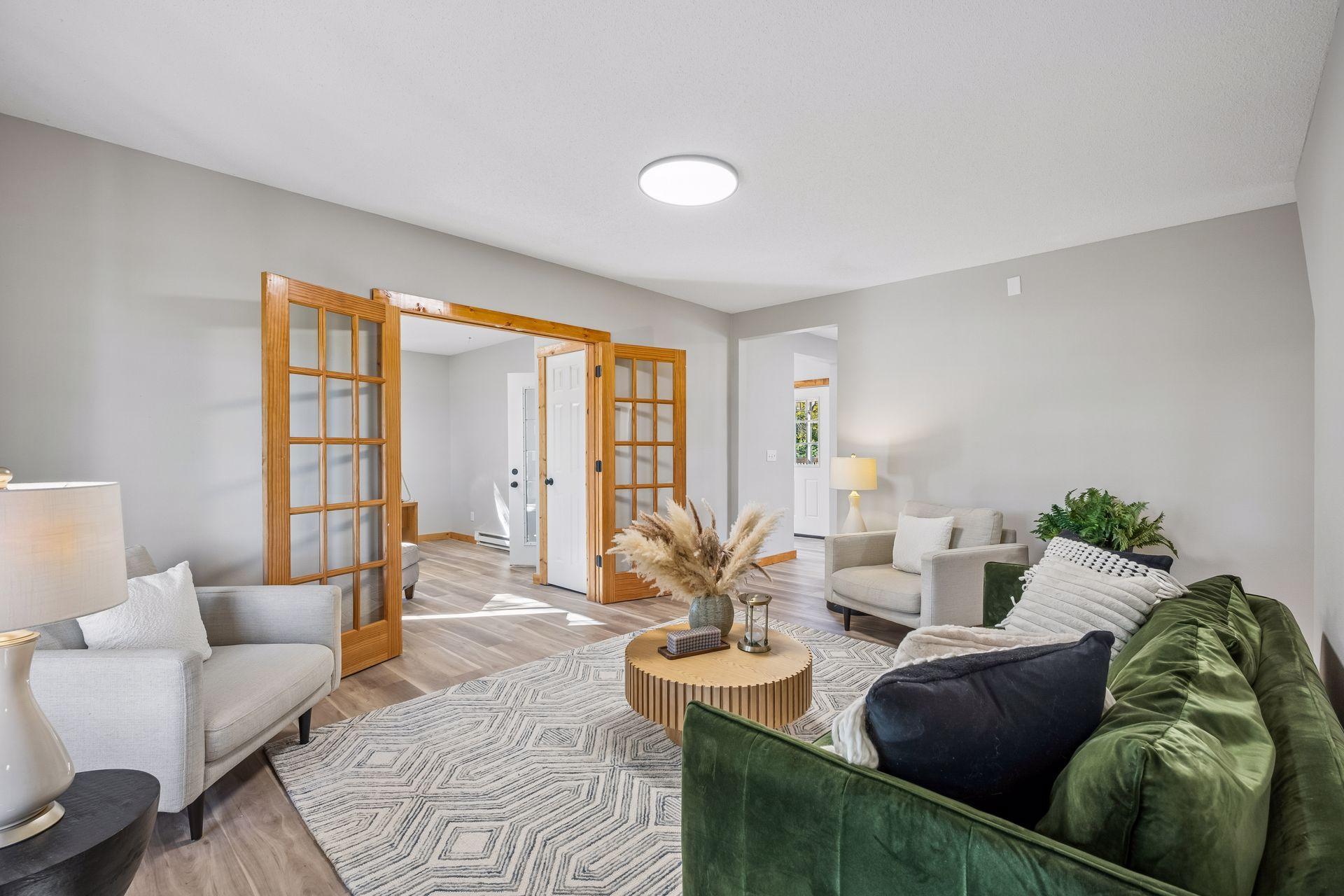 1880 single family home for sale at 19391 County Rd 37 in Osakis, MN — 5 bed, 5 bath (photo 2 of 60)