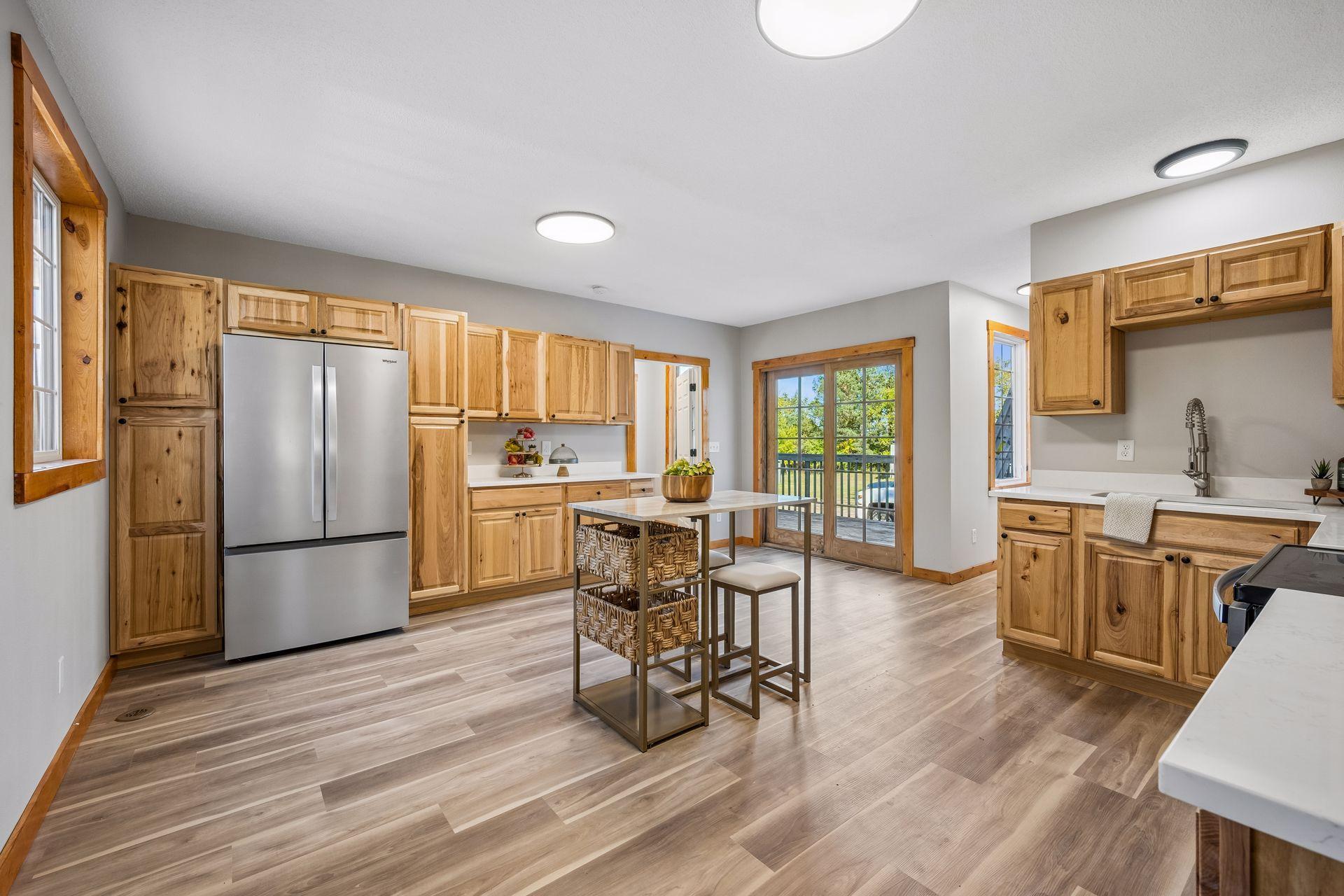 1880 single family home for sale at 19391 County Rd 37 in Osakis, MN — 5 bed, 5 bath (photo 6 of 60)