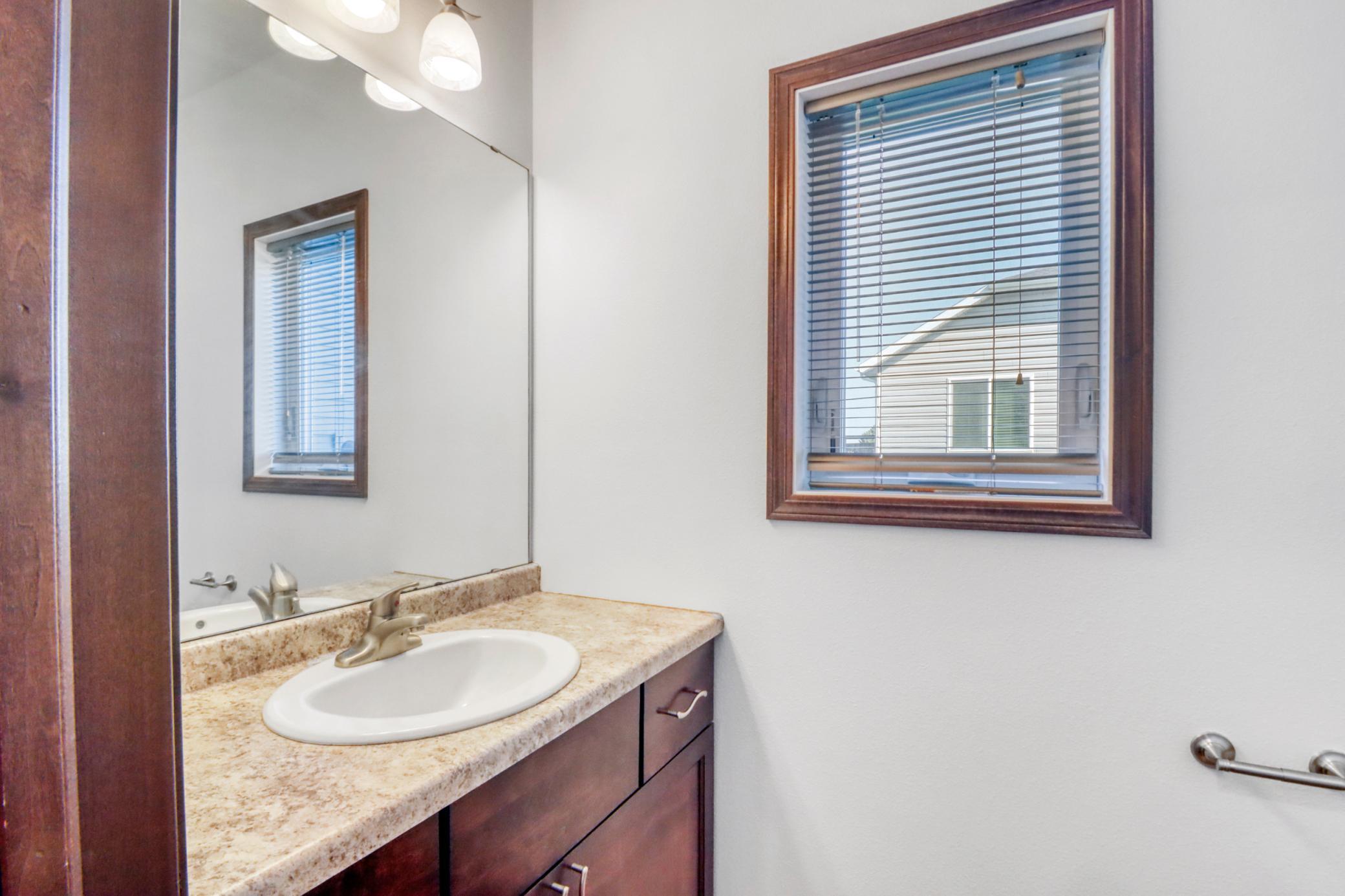 2012 single family home for sale at 5001 44th Street S in Fargo, ND — 5 bed, 4 bath (photo 25 of 66)