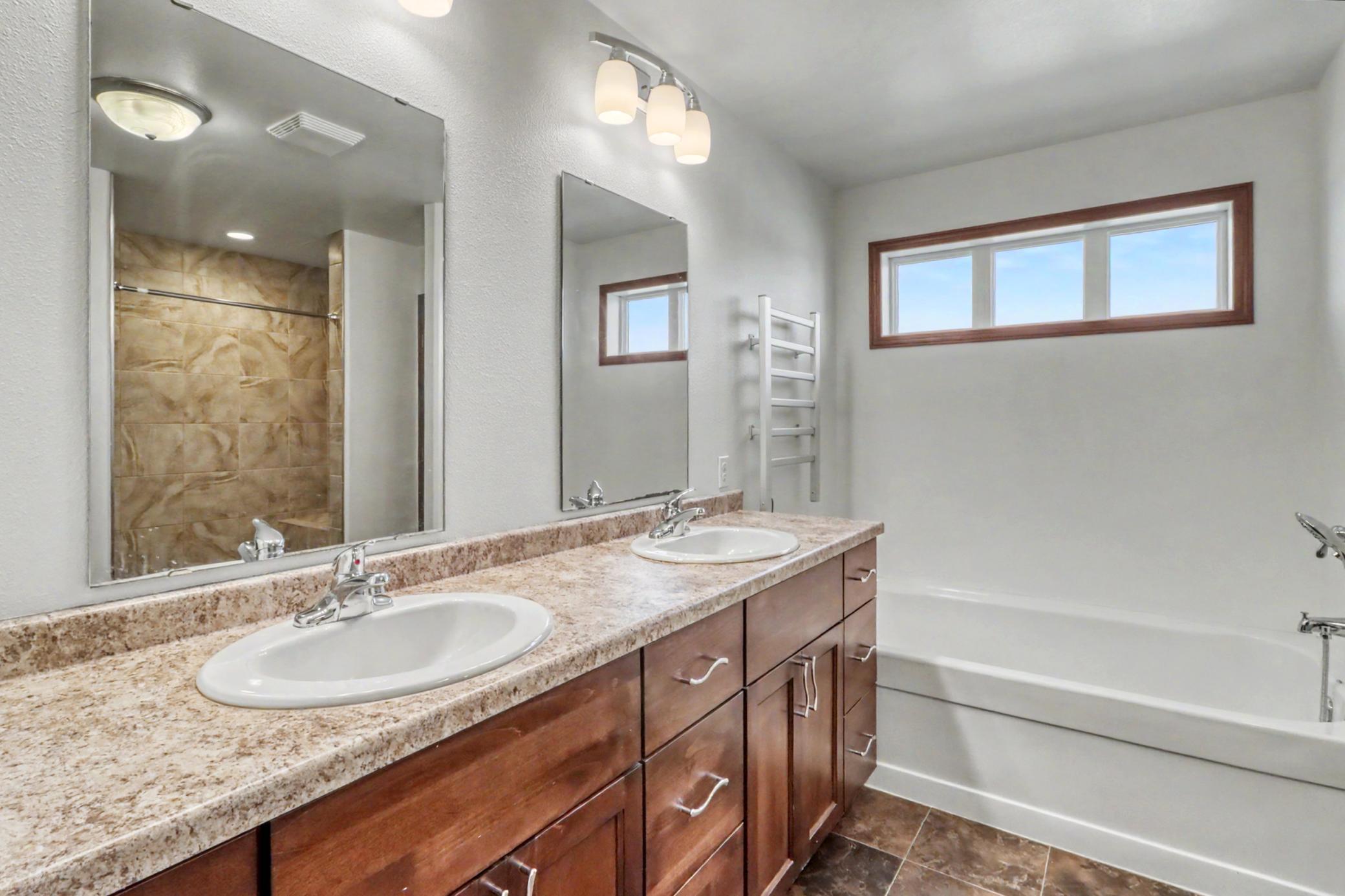 2012 single family home for sale at 5001 44th Street S in Fargo, ND — 5 bed, 4 bath (photo 39 of 66)