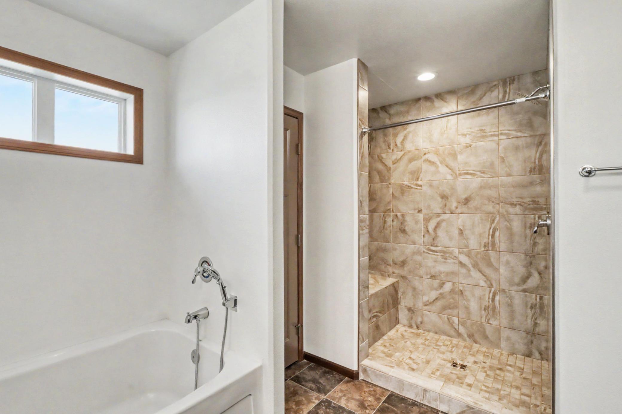 2012 single family home for sale at 5001 44th Street S in Fargo, ND — 5 bed, 4 bath (photo 42 of 66)