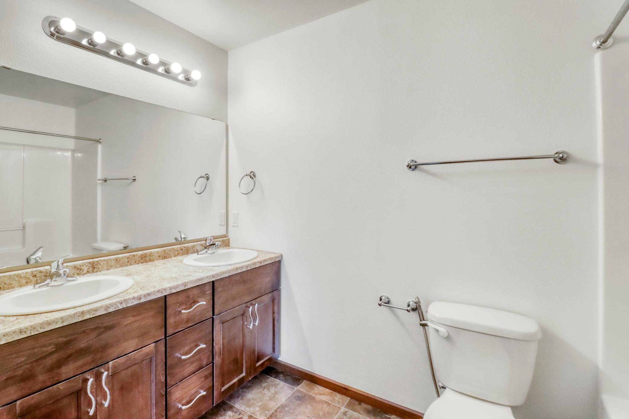 2012 single family home for sale at 5001 44th Street S in Fargo, ND — 5 bed, 4 bath (photo 49 of 66)