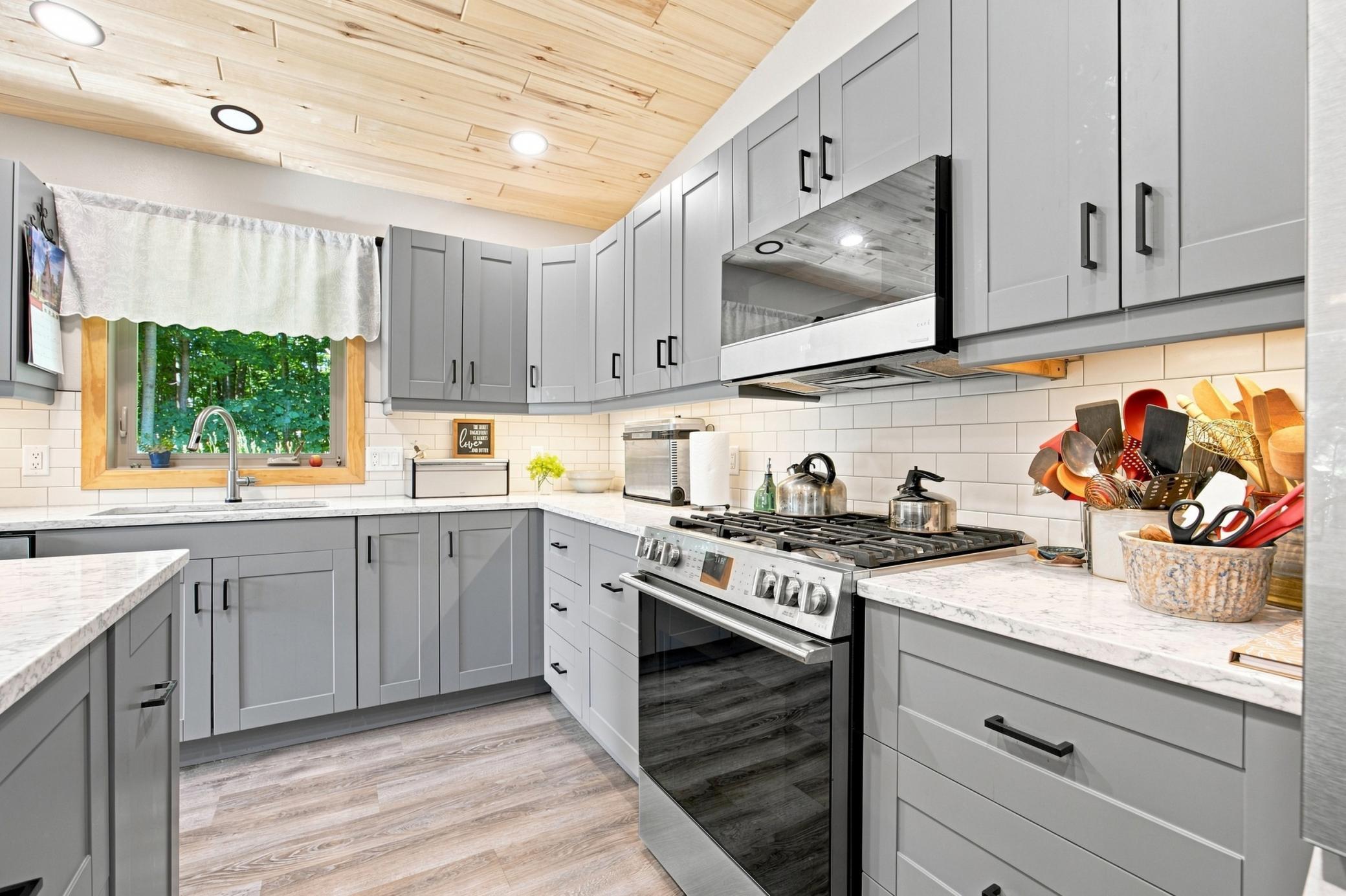 1994 single family home for sale at 28633 N Buffalo Lake Road in Callaway, MN — 5 bed, 5 bath (photo 2 of 45)