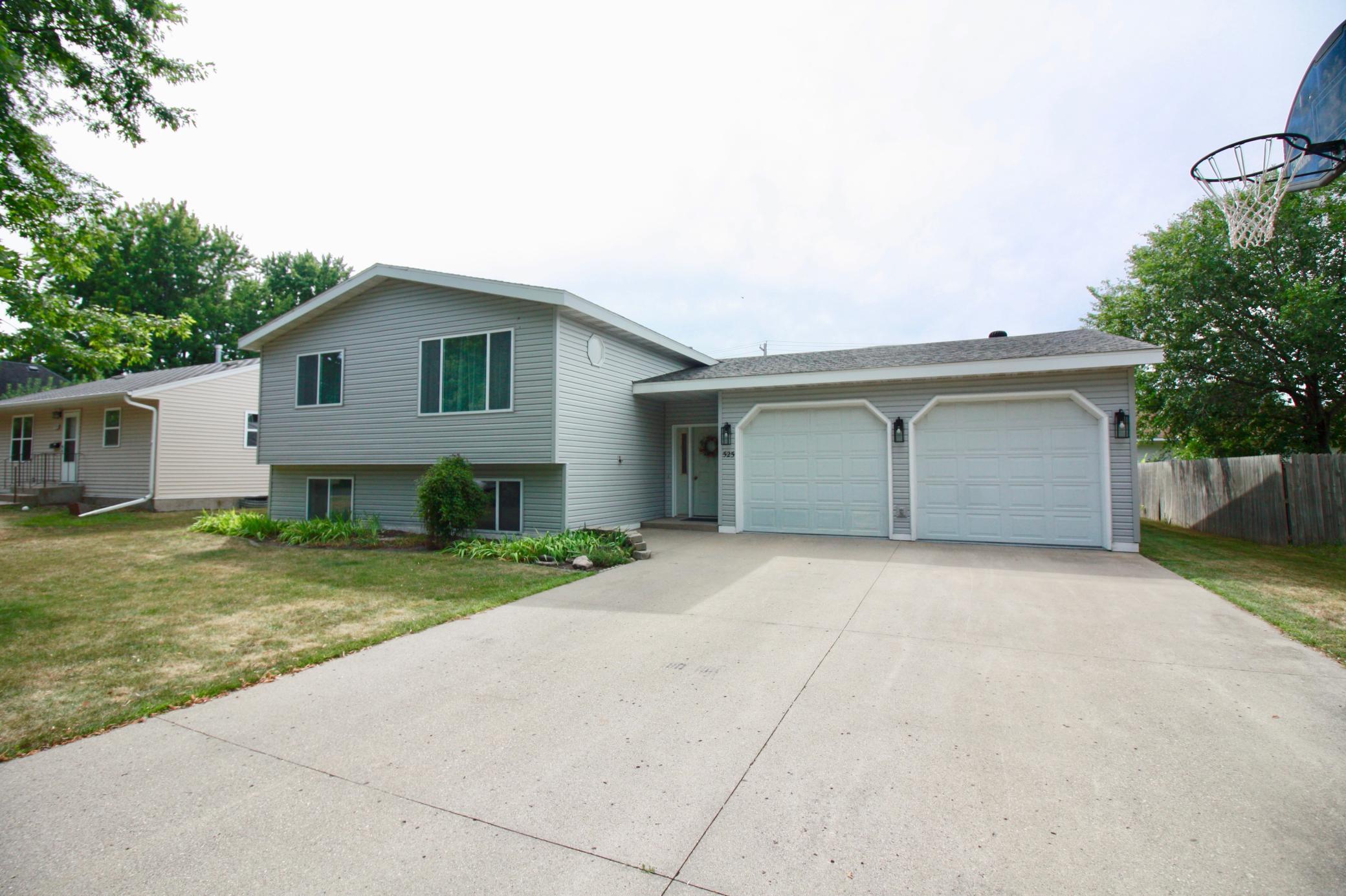 1992 single family home for sale at 525 12th Street N in Breckenridge, MN — 4 bed, 2 bath