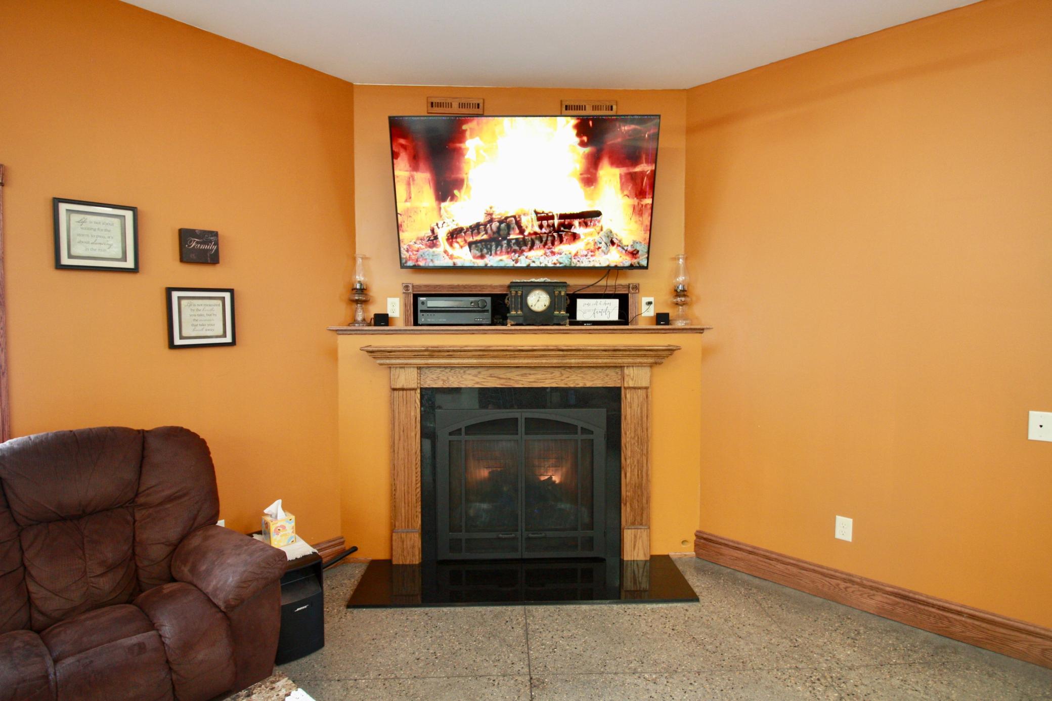 1992 single family home for sale at 525 12th Street N in Breckenridge, MN — 4 bed, 2 bath (photo 12 of 74)