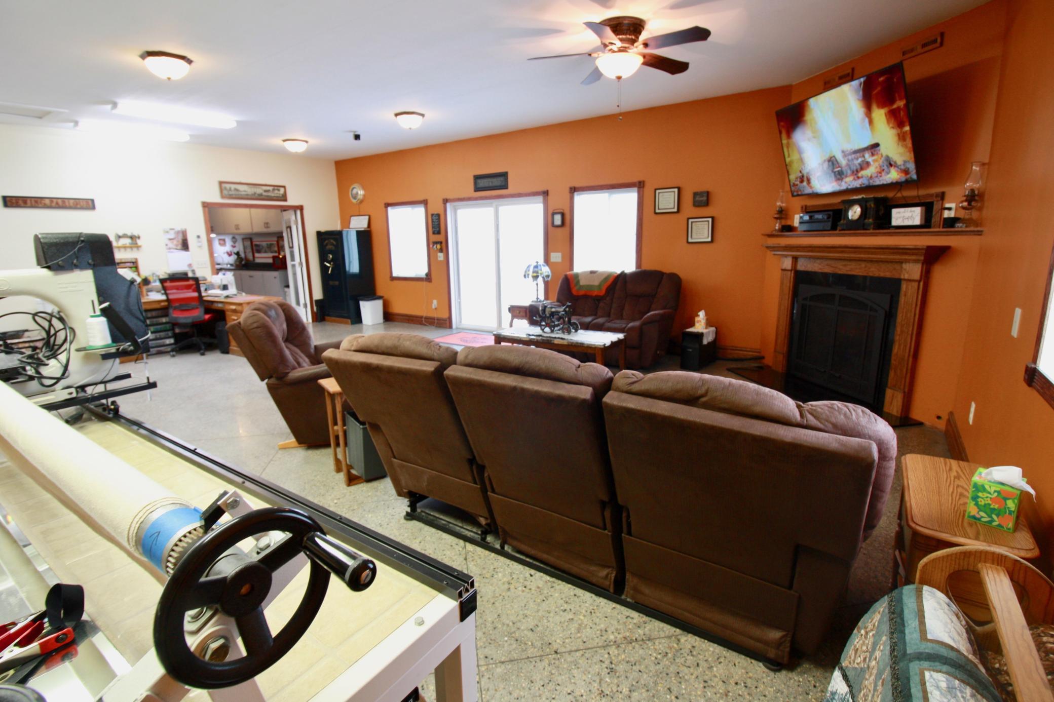 1992 single family home for sale at 525 12th Street N in Breckenridge, MN — 4 bed, 2 bath (photo 16 of 74)