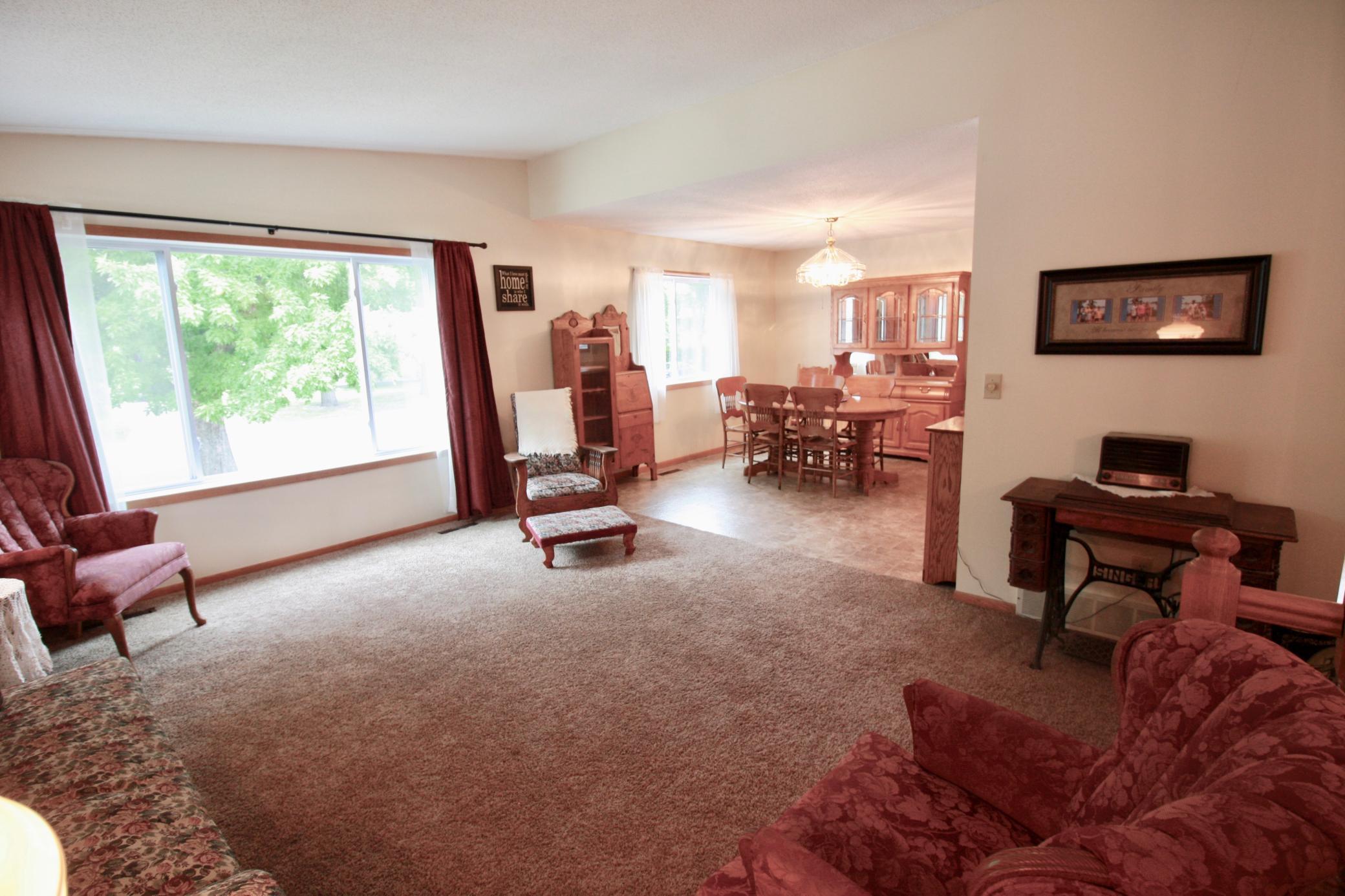 1992 single family home for sale at 525 12th Street N in Breckenridge, MN — 4 bed, 2 bath (photo 32 of 74)