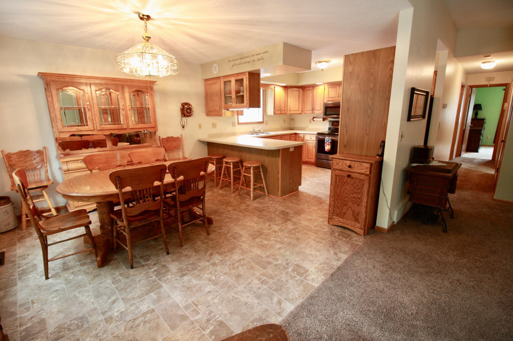 1992 single family home for sale at 525 12th Street N in Breckenridge, MN — 4 bed, 2 bath (photo 36 of 74)