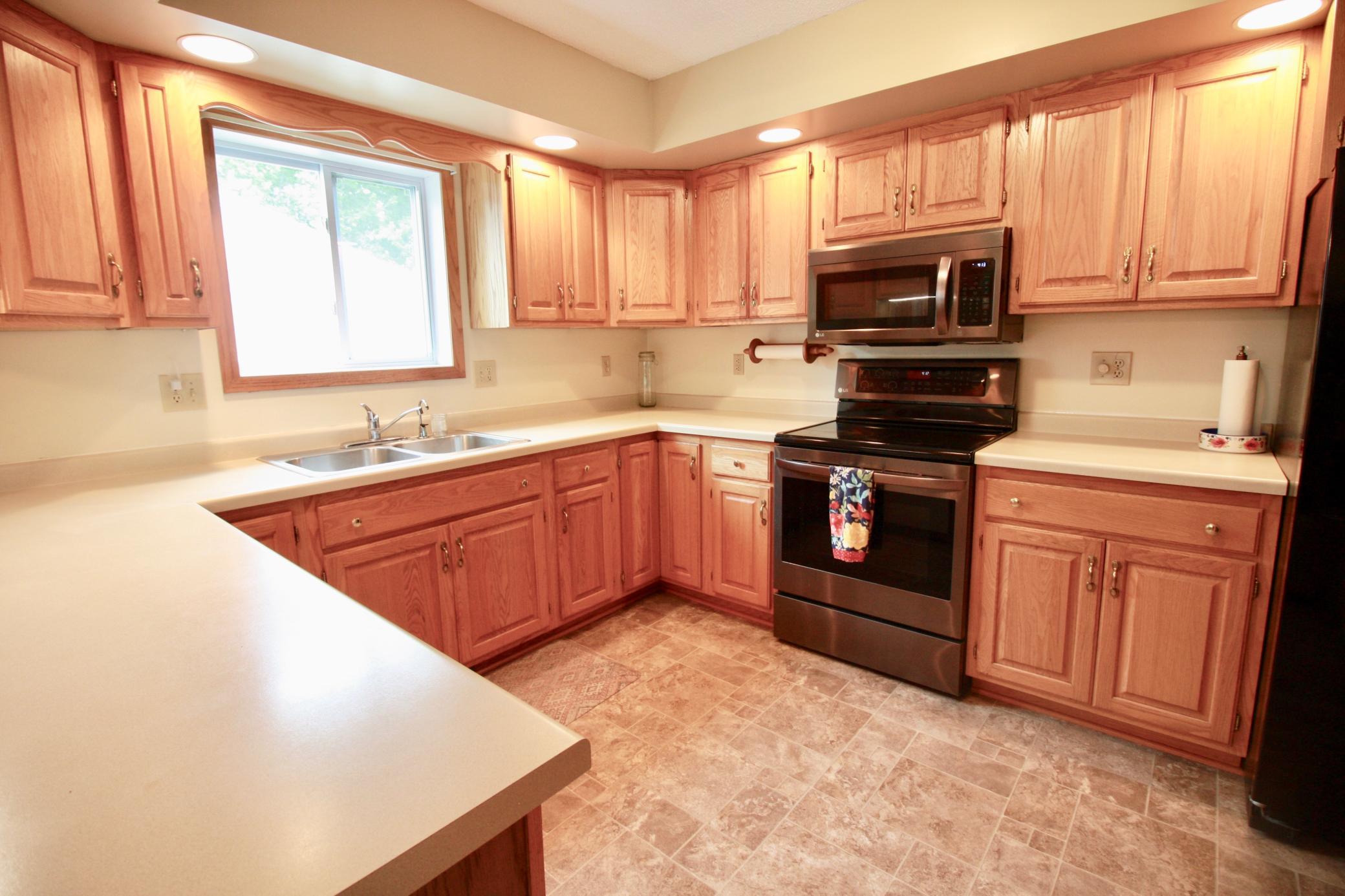 1992 single family home for sale at 525 12th Street N in Breckenridge, MN — 4 bed, 2 bath (photo 41 of 74)