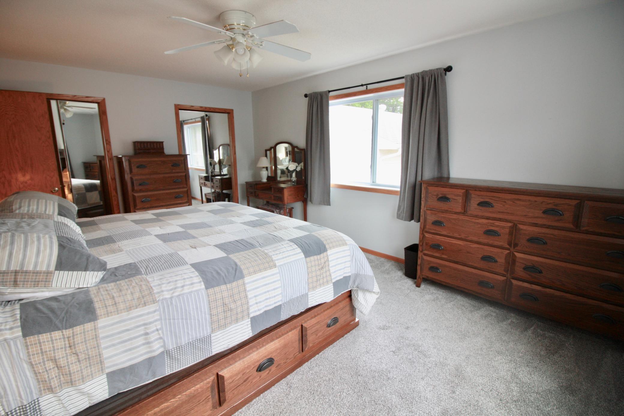 1992 single family home for sale at 525 12th Street N in Breckenridge, MN — 4 bed, 2 bath (photo 47 of 74)
