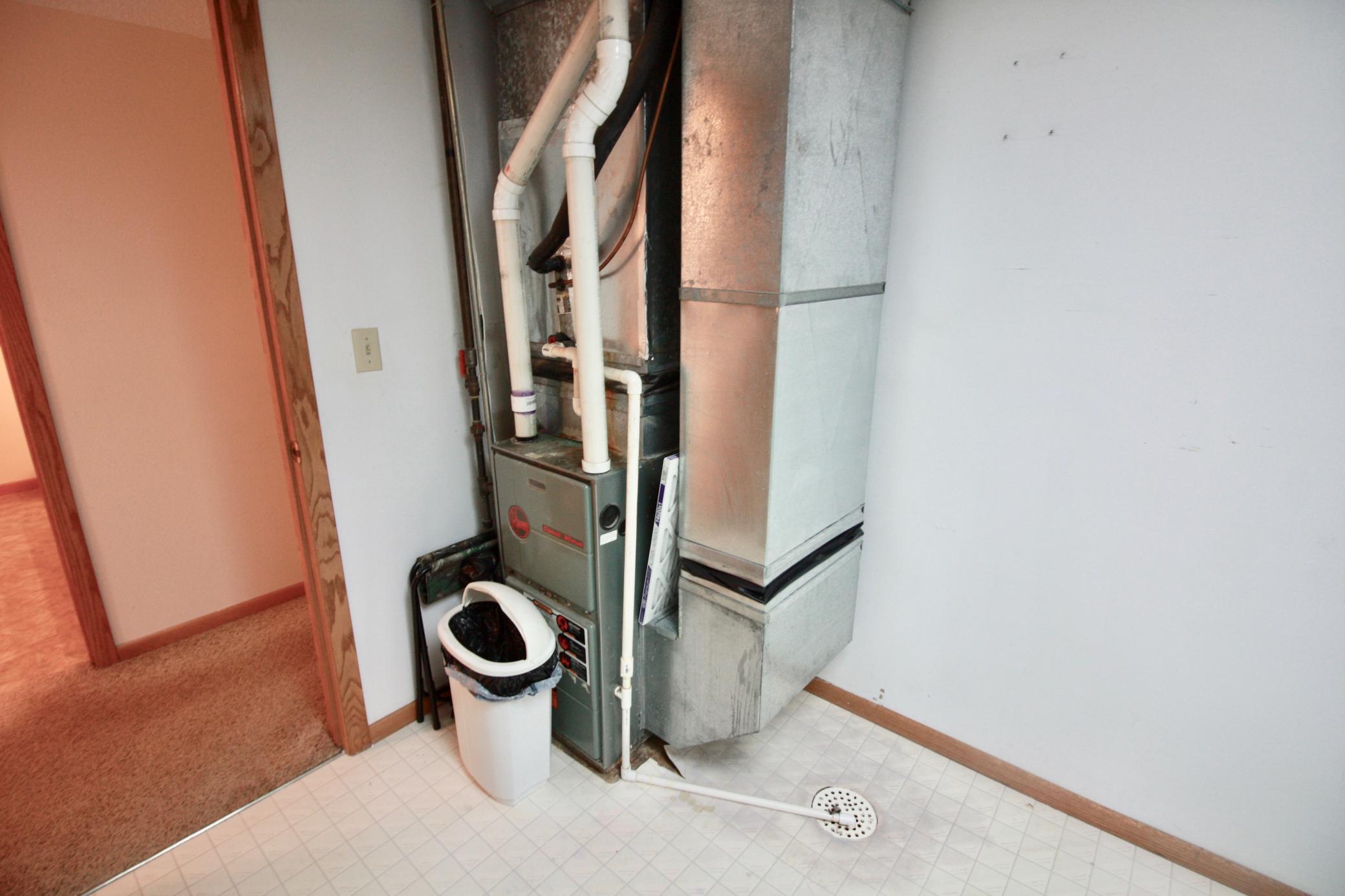 1992 single family home for sale at 525 12th Street N in Breckenridge, MN — 4 bed, 2 bath (photo 58 of 74)
